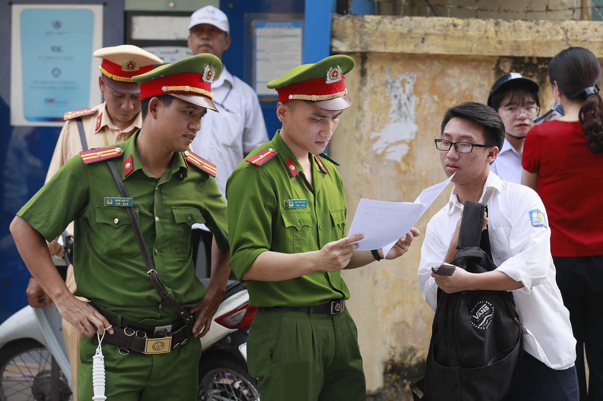 canh xuc dong cua si tu thi THPT quoc gia 2019 anh 31