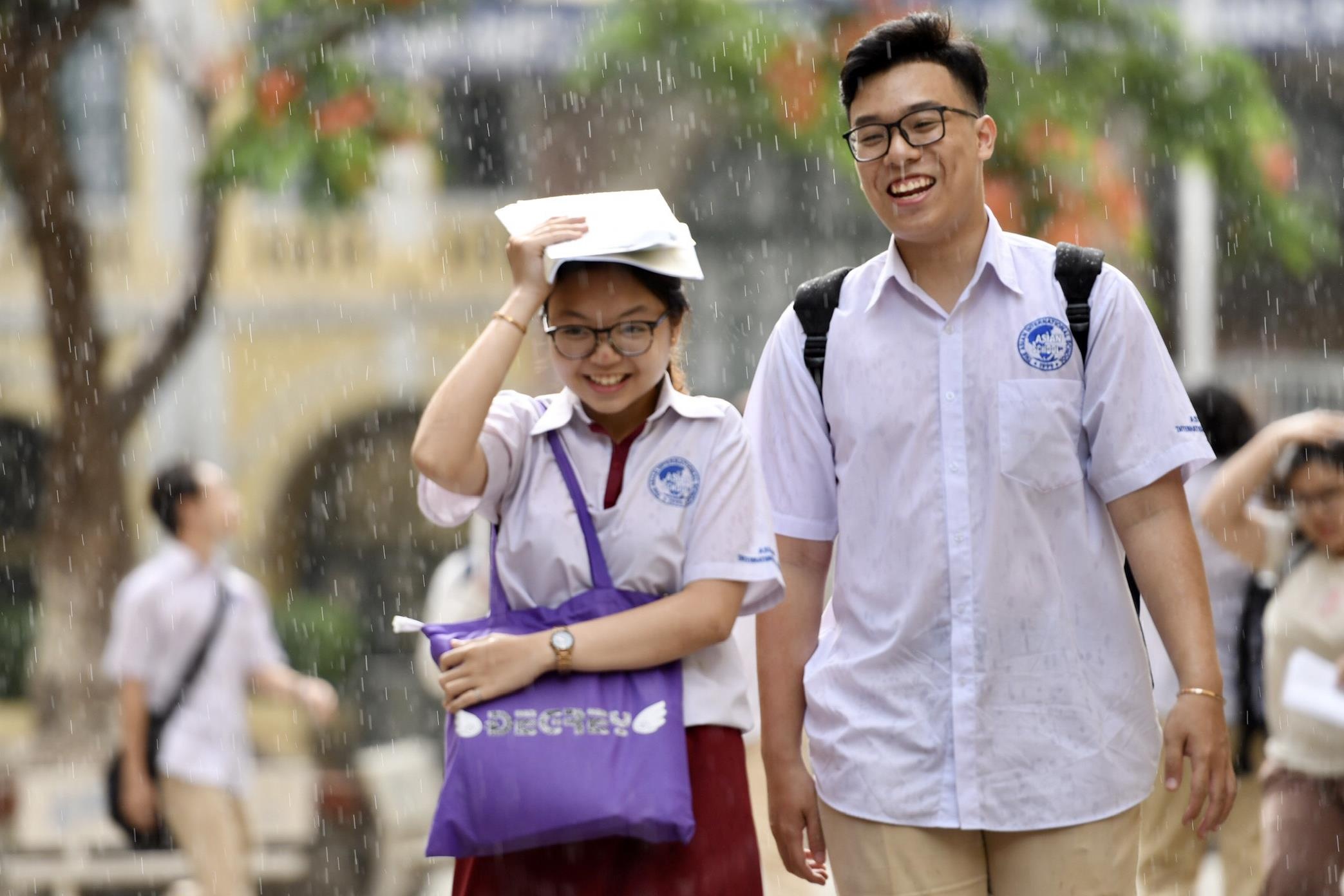 canh xuc dong cua si tu thi THPT quoc gia 2019 anh 1