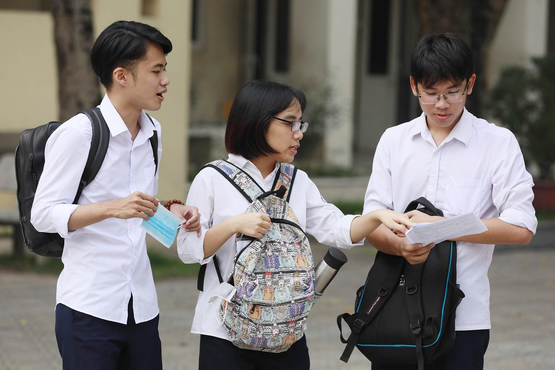 canh xuc dong cua si tu thi THPT quoc gia 2019 anh 37