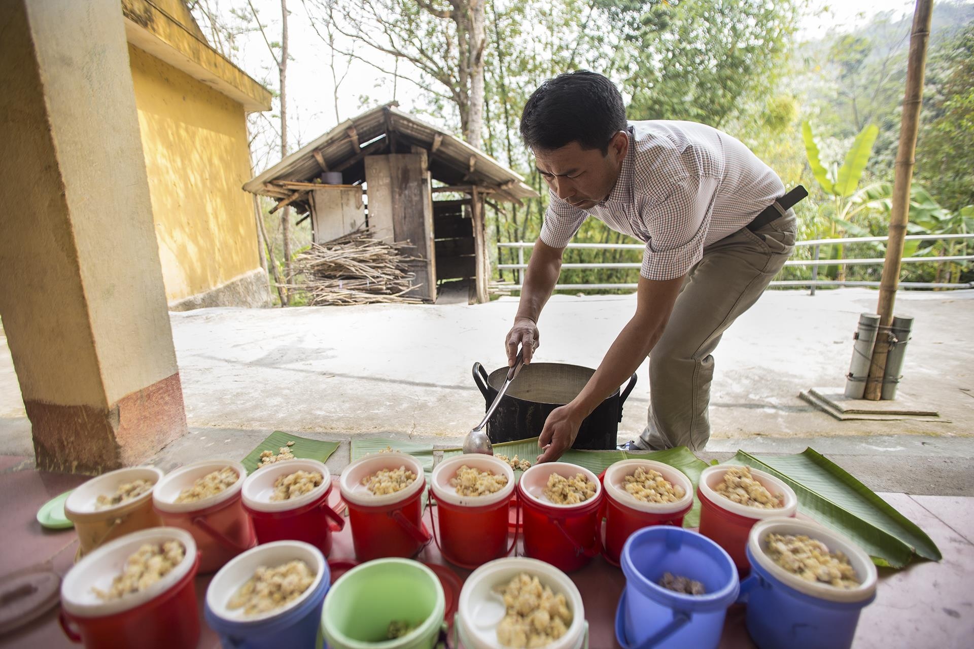 tre hoc chu o vung cao anh 22