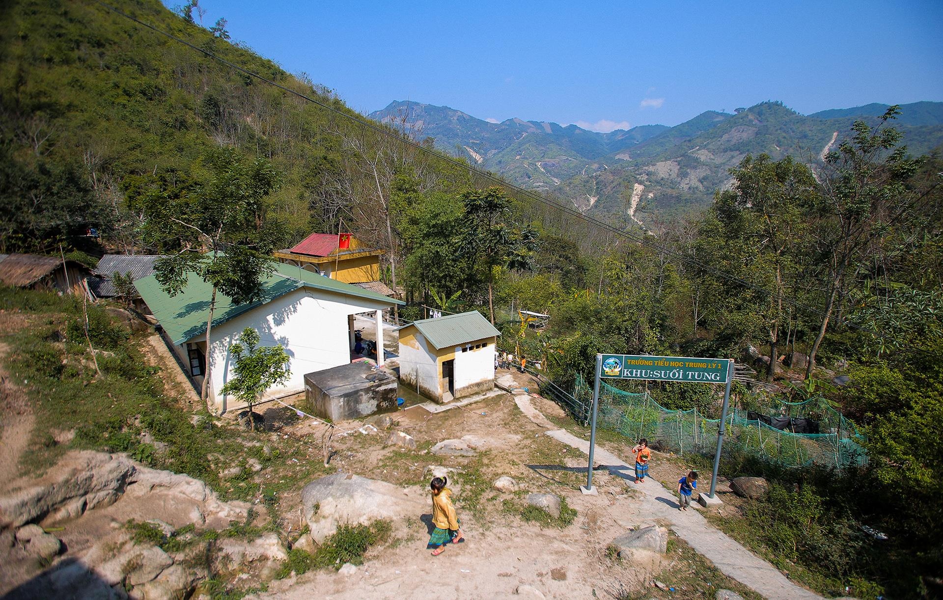 tre hoc chu o vung cao anh 2