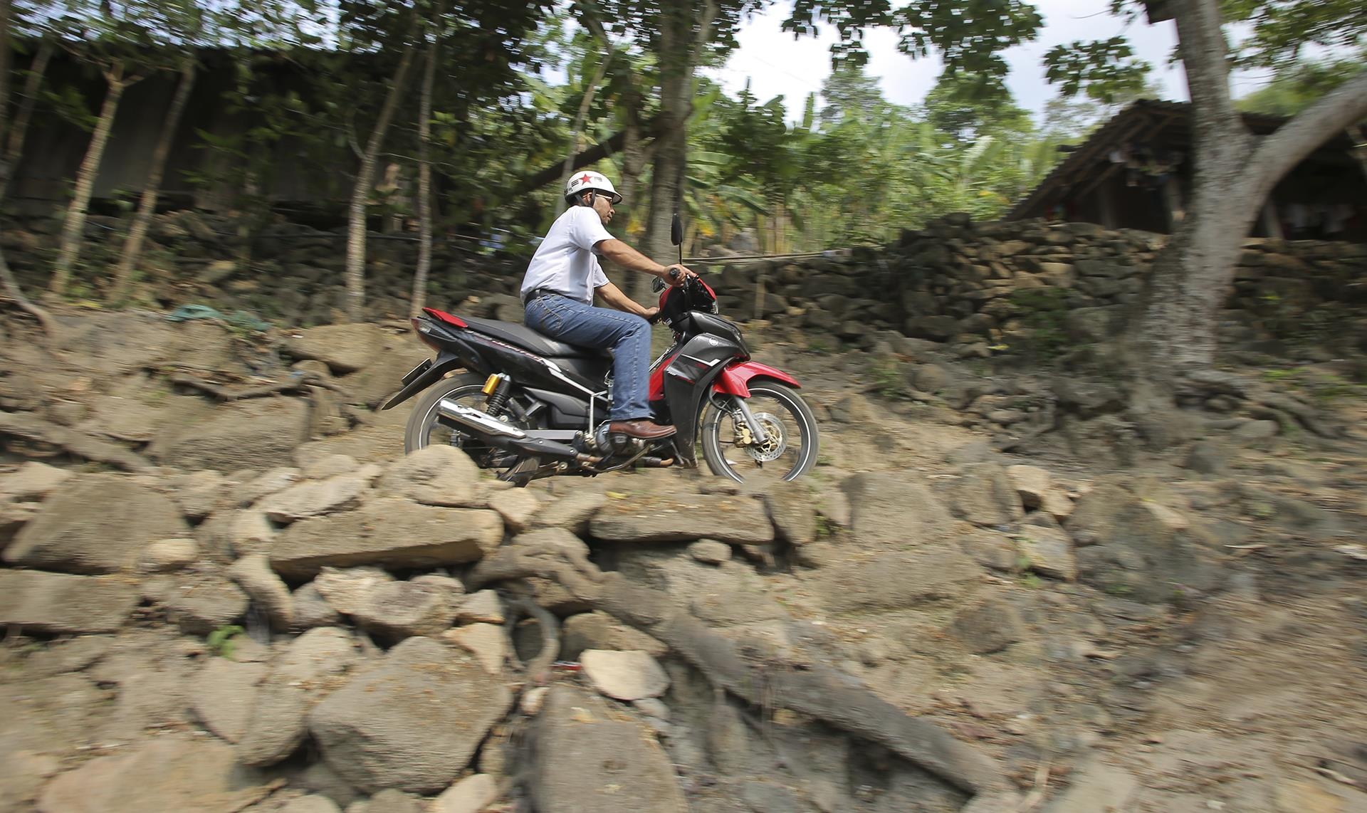 tre hoc chu o vung cao anh 3