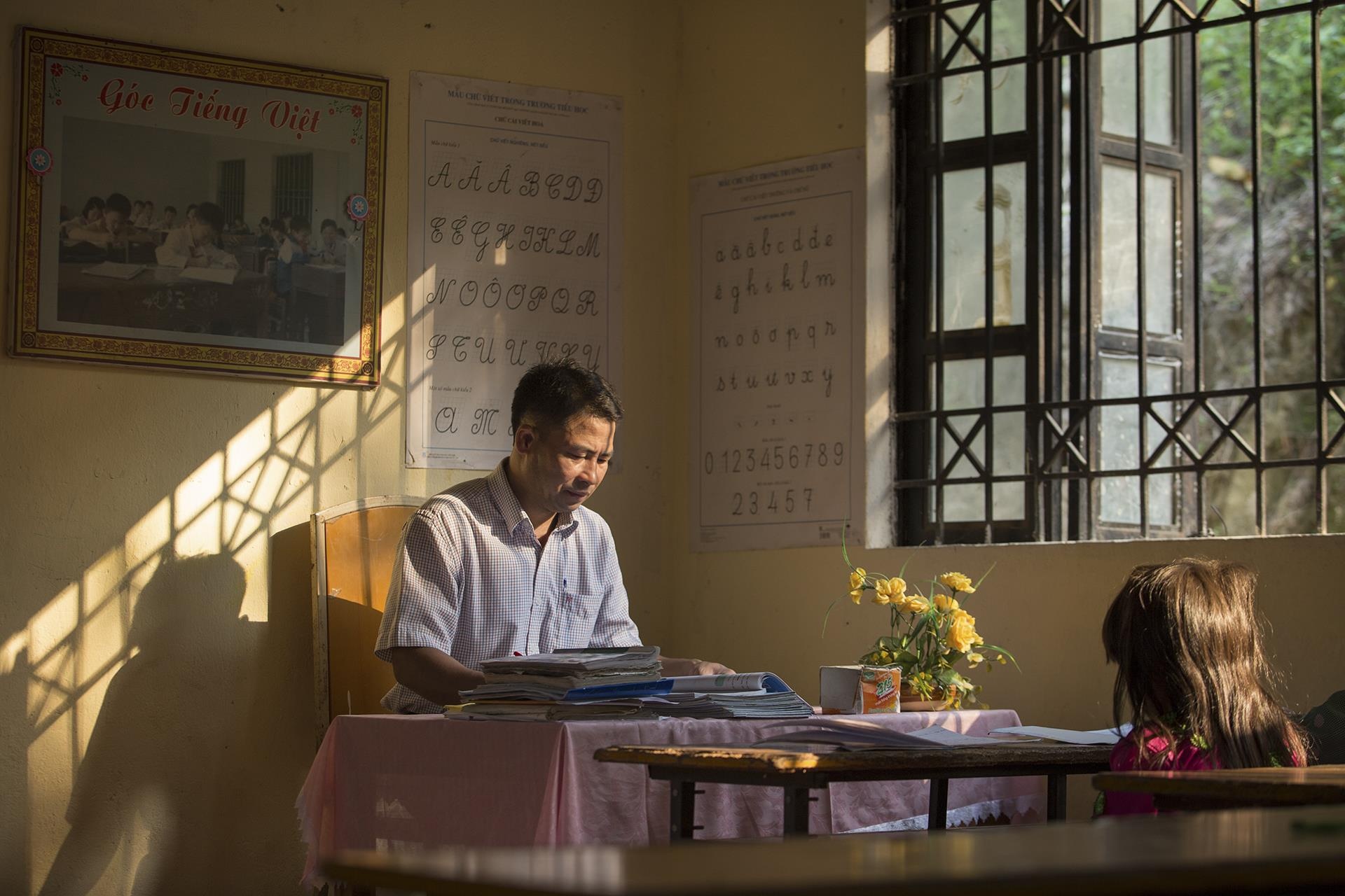 tre hoc chu o vung cao anh 8