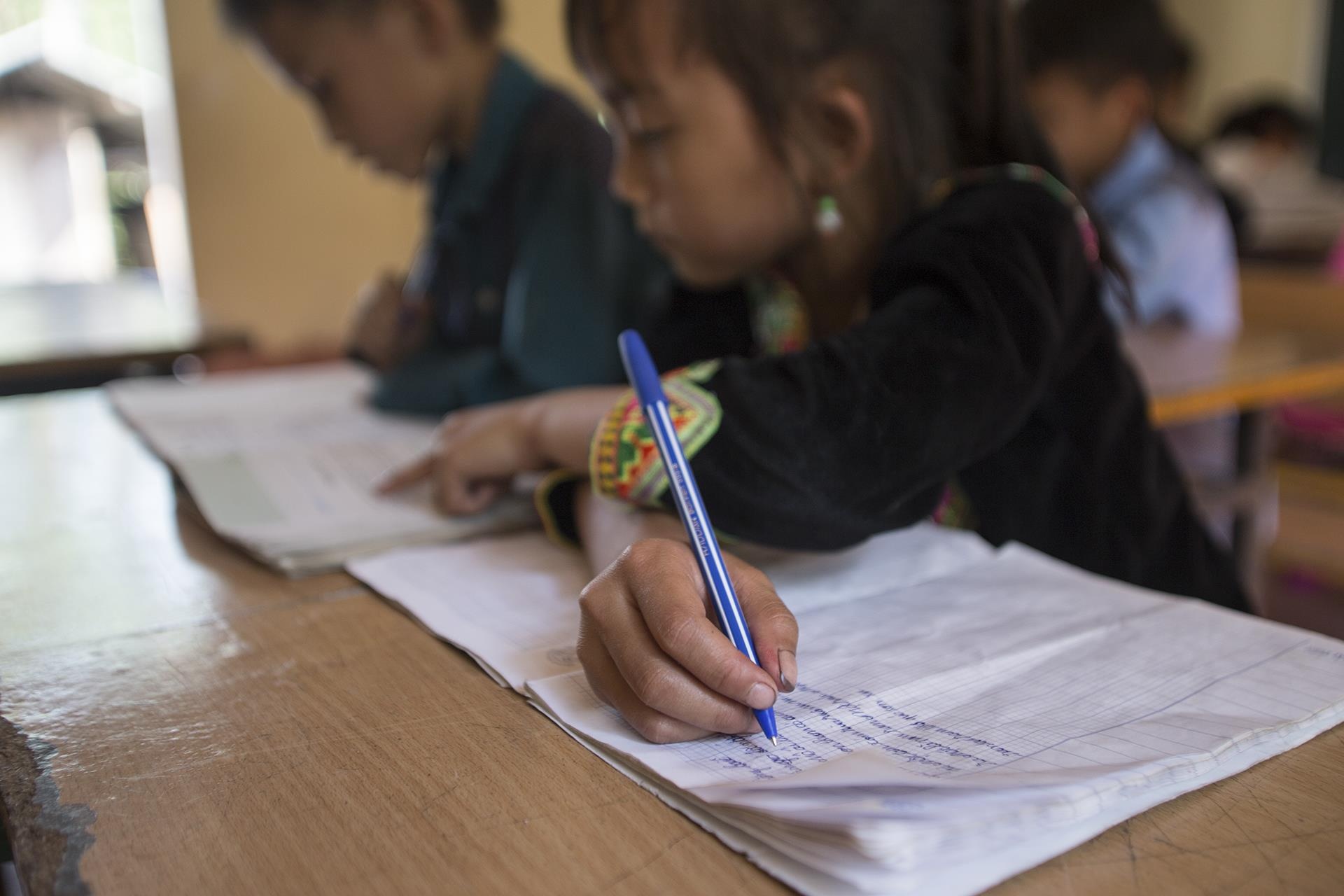 tre hoc chu o vung cao anh 12