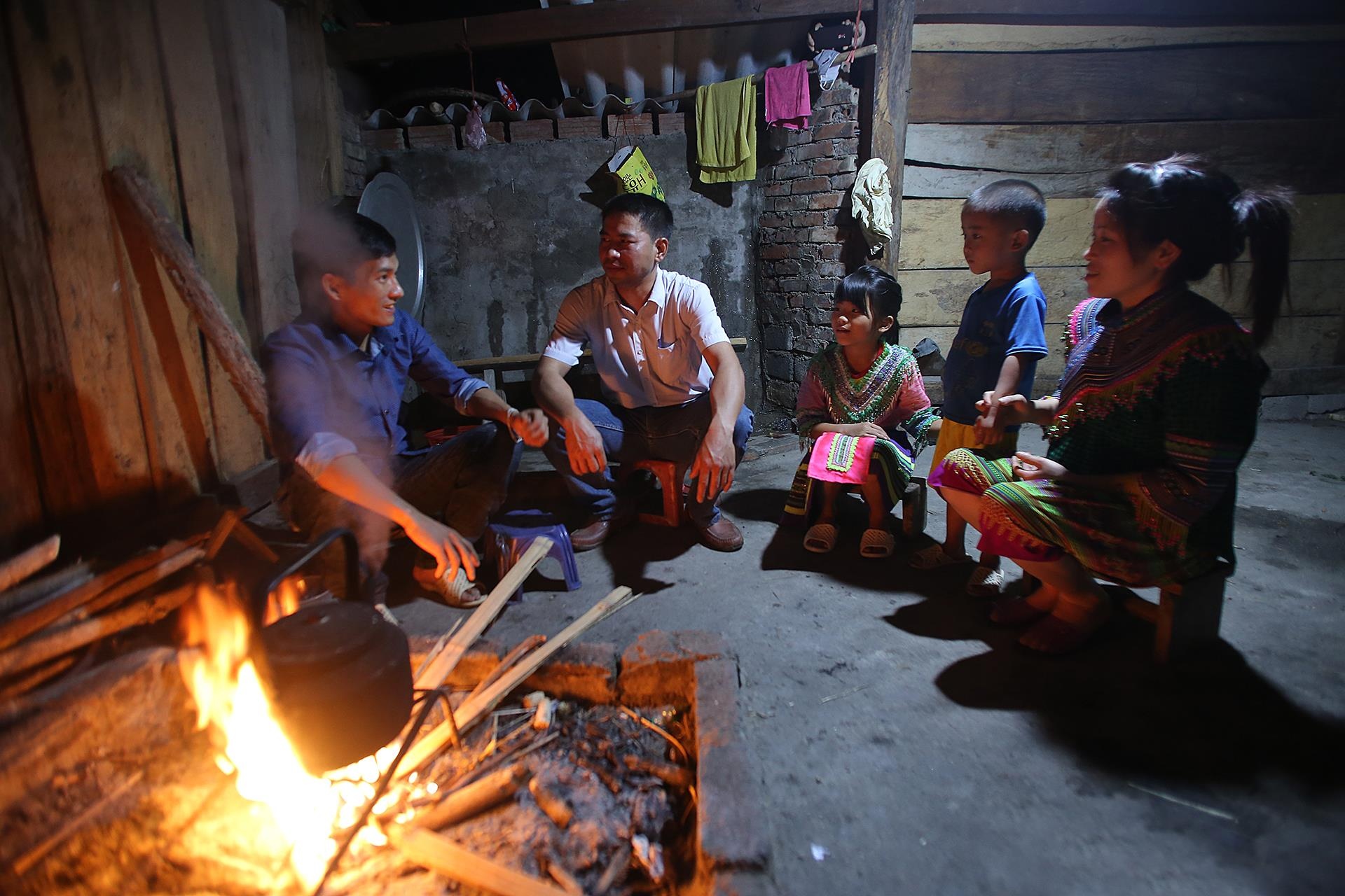 tre hoc chu o vung cao anh 32