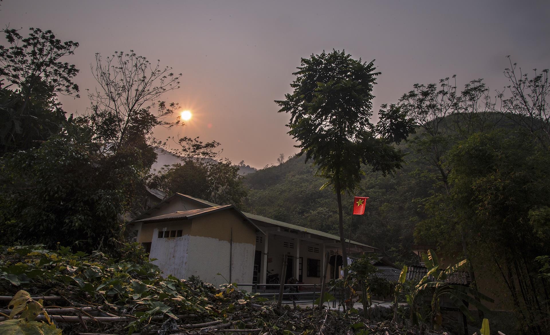 tre hoc chu o vung cao anh 35