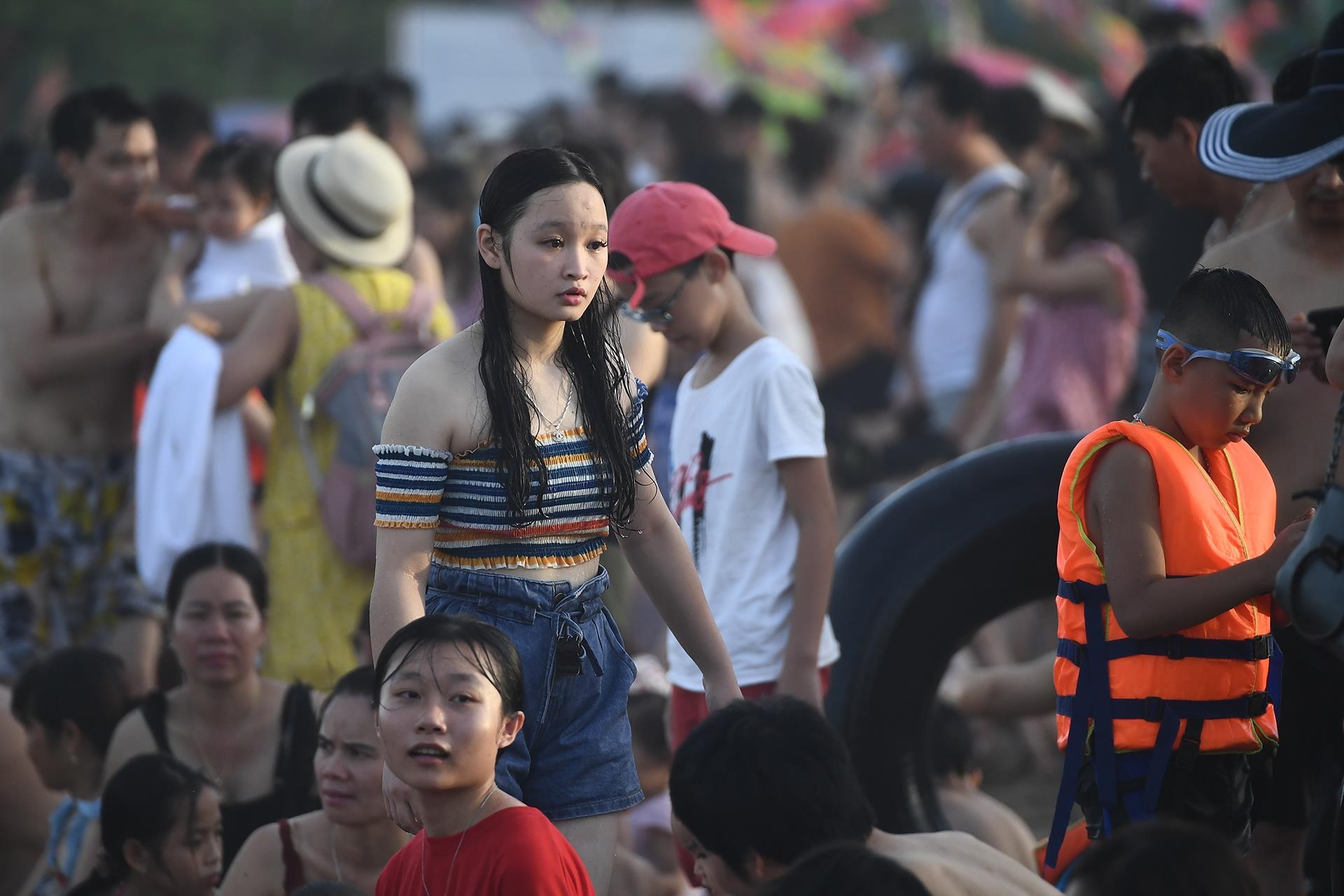 bien Sam Son dong nghet nguoi anh 9