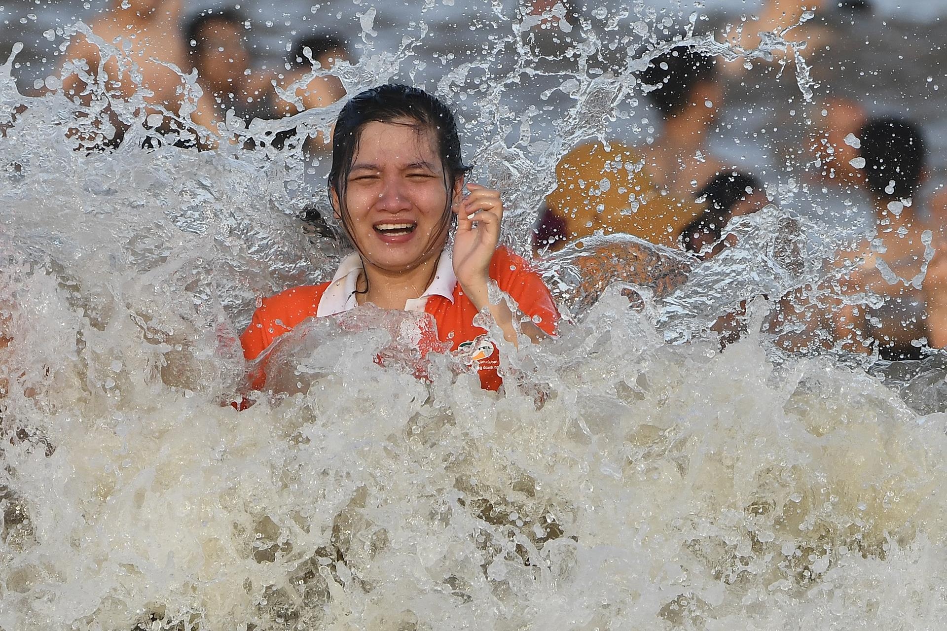 bien Sam Son dong nghet nguoi anh 12
