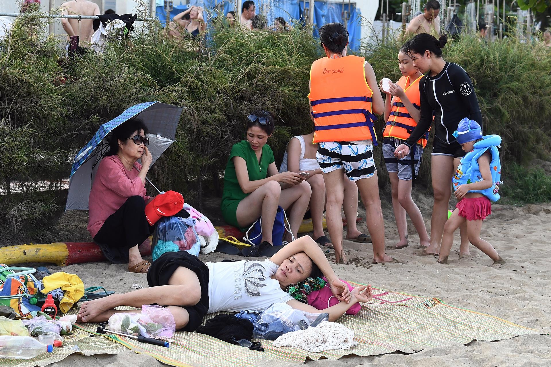 bien Sam Son dong nghet nguoi anh 15