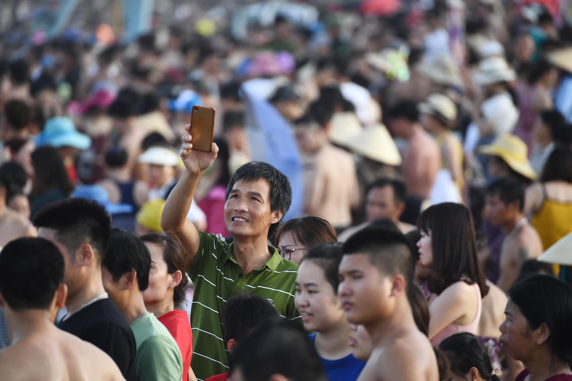 bien Sam Son dong nghet nguoi anh 4