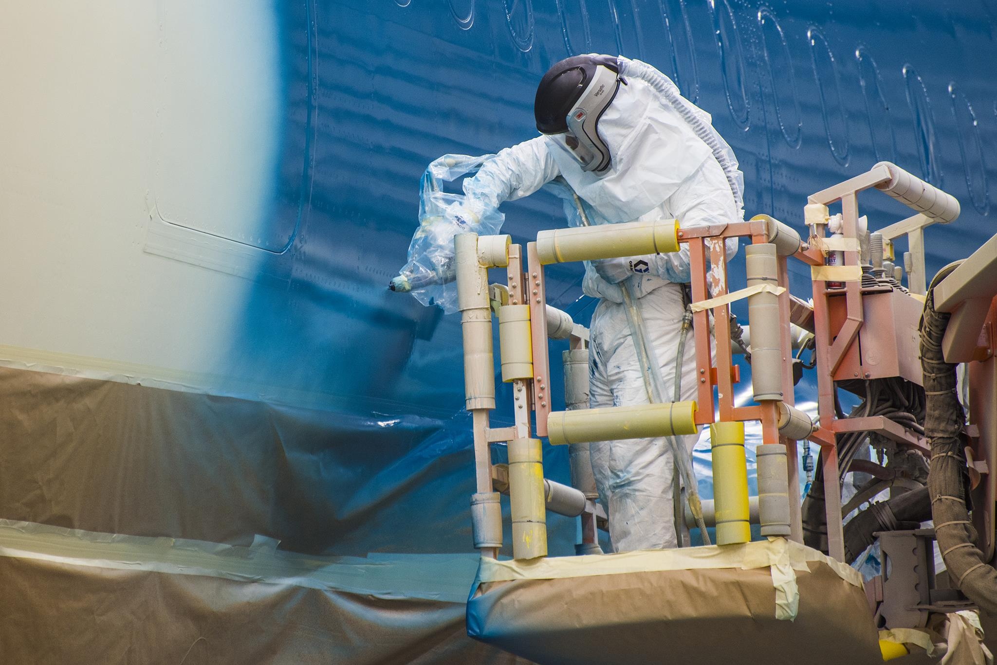 Canh phun son sieu may bay Boeing 787-10 di thue moi nhat cua Viet Nam hinh anh