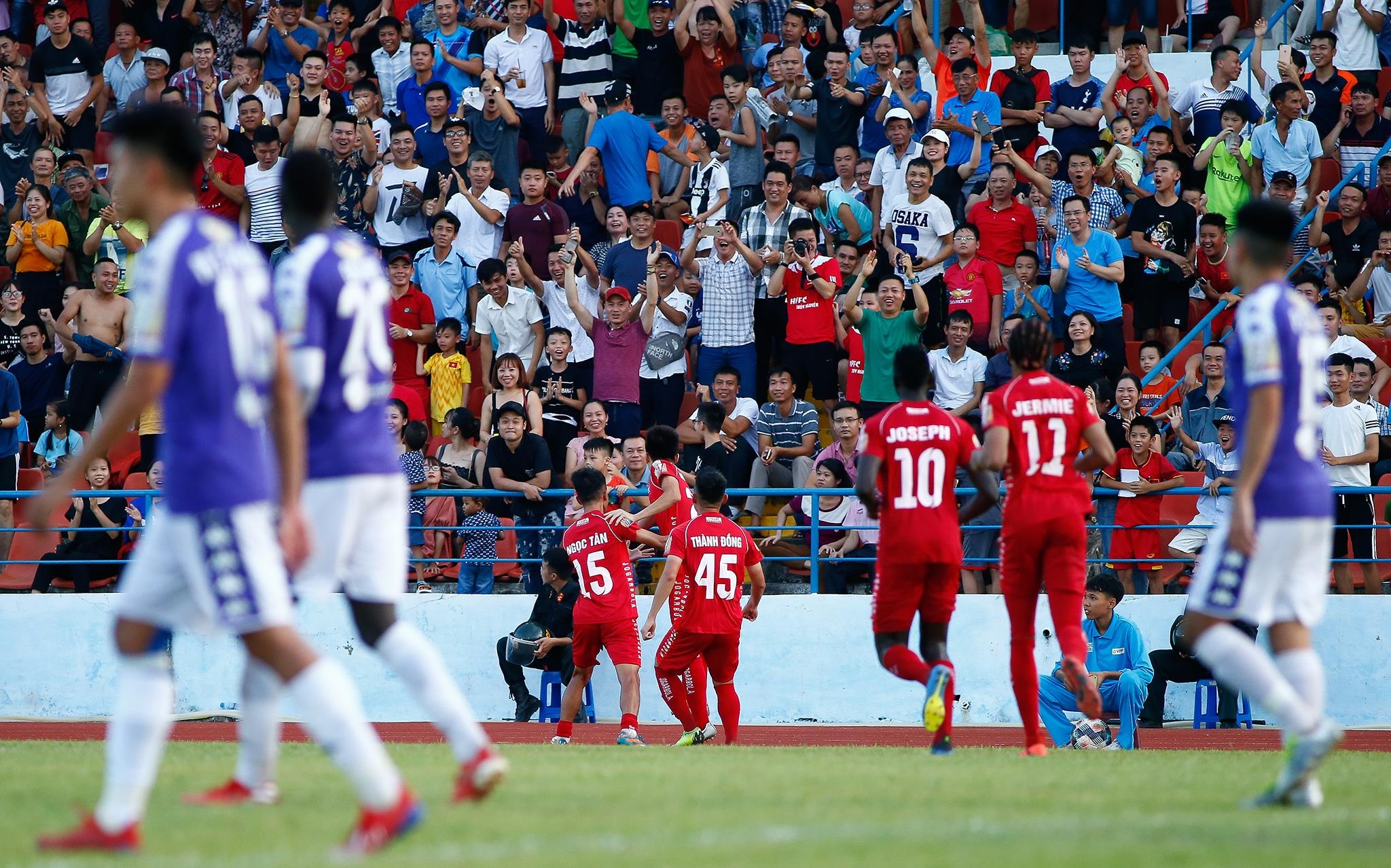 giai bong da V-league quoc gia anh 7