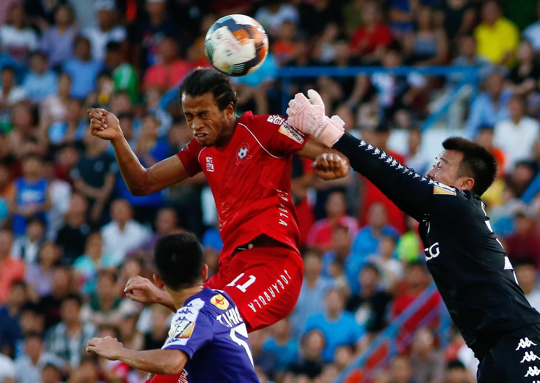 giai bong da V-league quoc gia anh 10