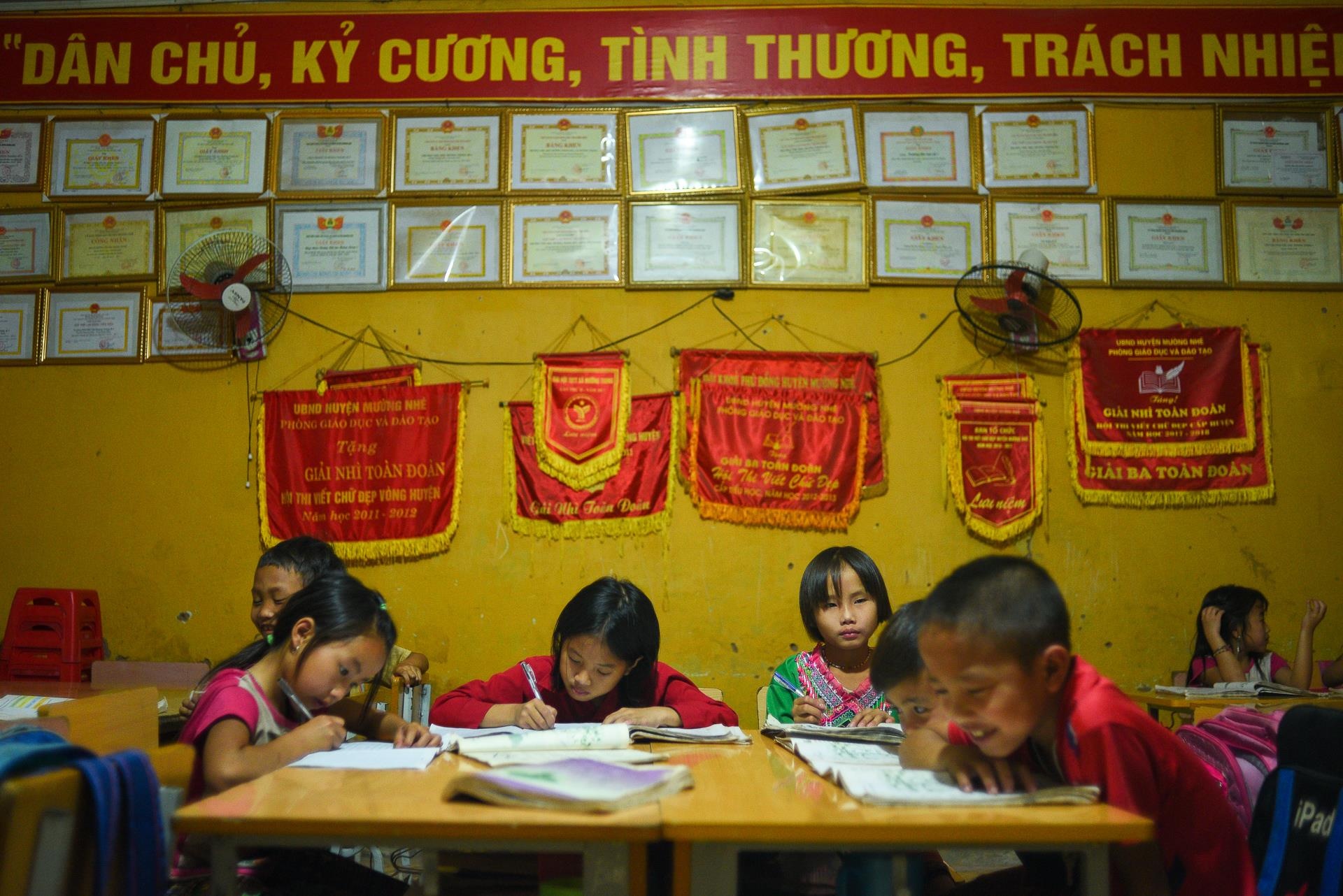 tieu hoc noi tru vung bien anh 16