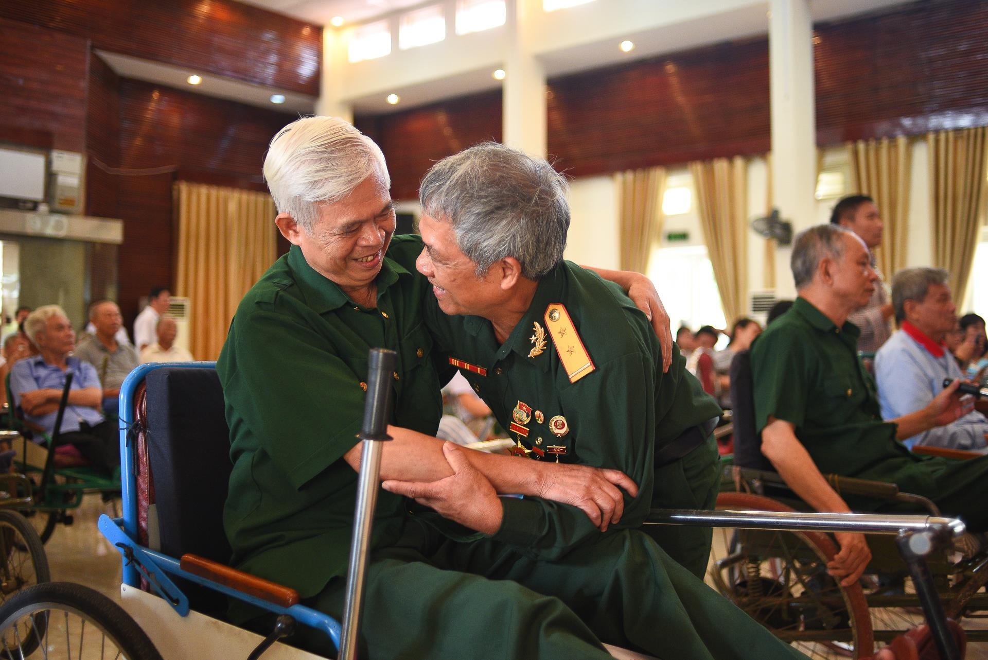 những người lính thương binh trên mặt trận ảnh 3 nhung nguoi linh thuong binh tren mat tran anh 3