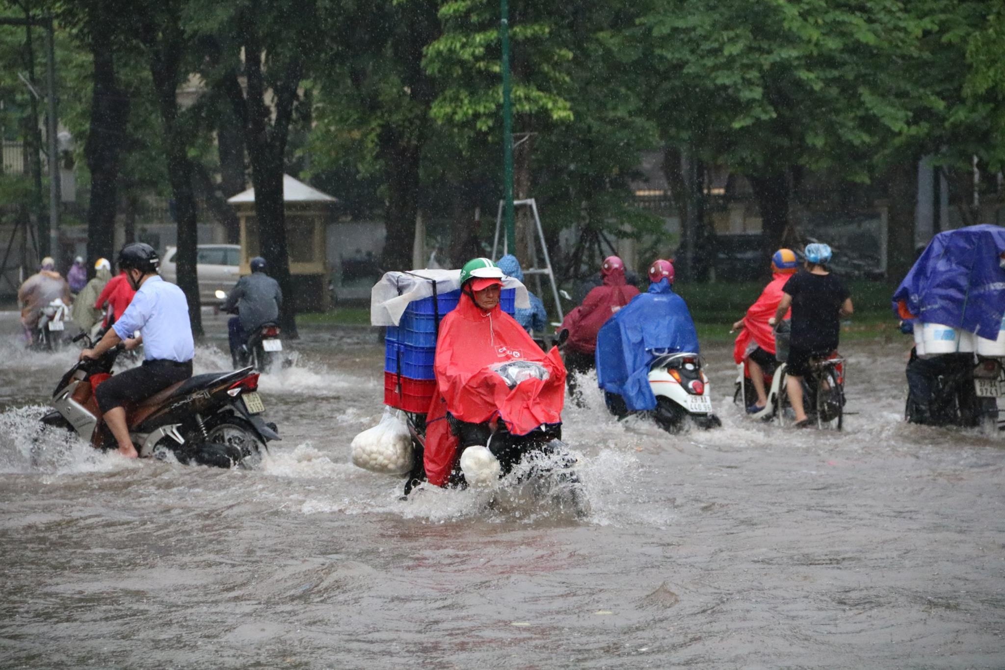 mua ngap o Ha Noi anh 3