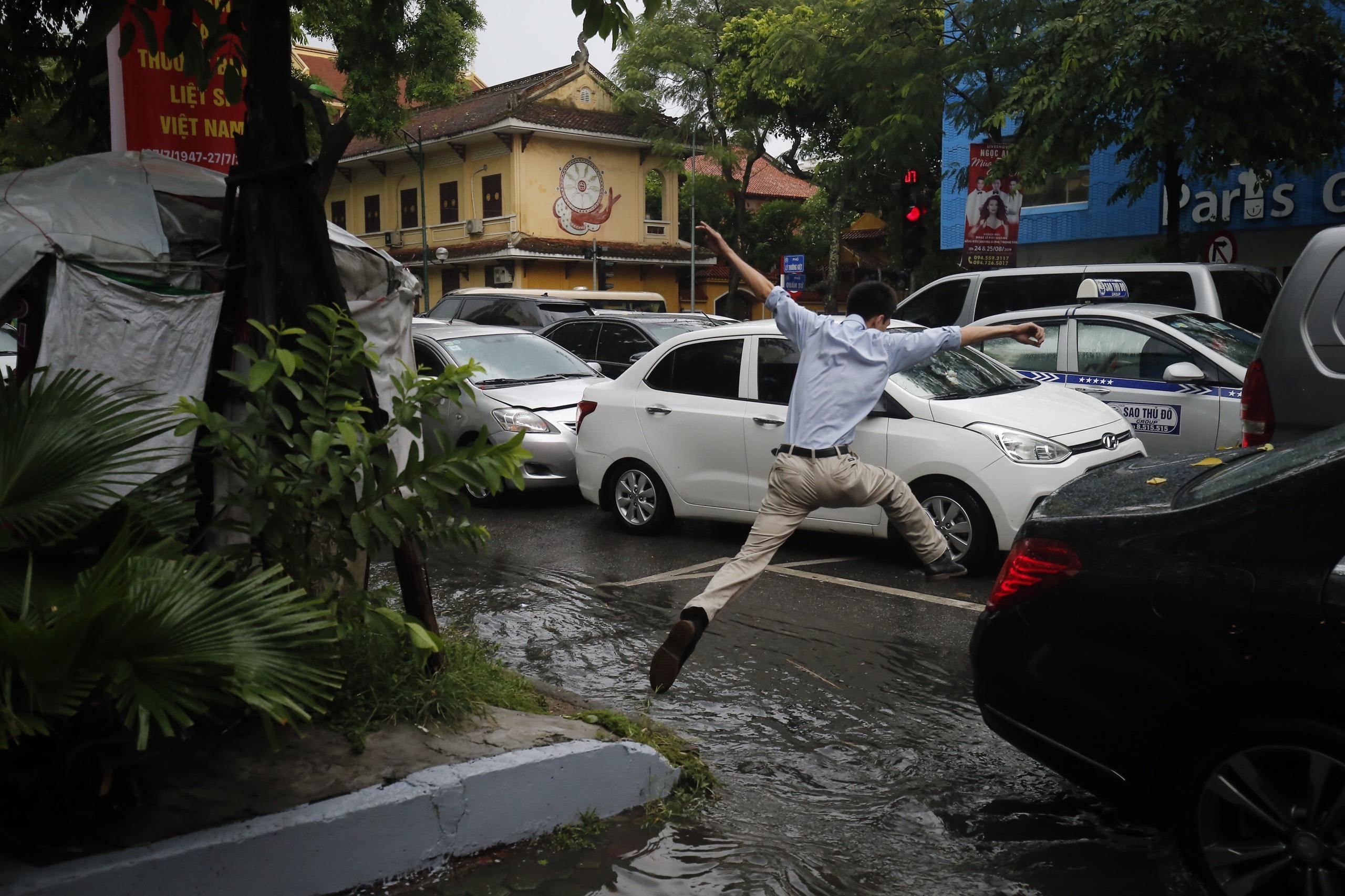 mua ngap o Ha Noi anh 12