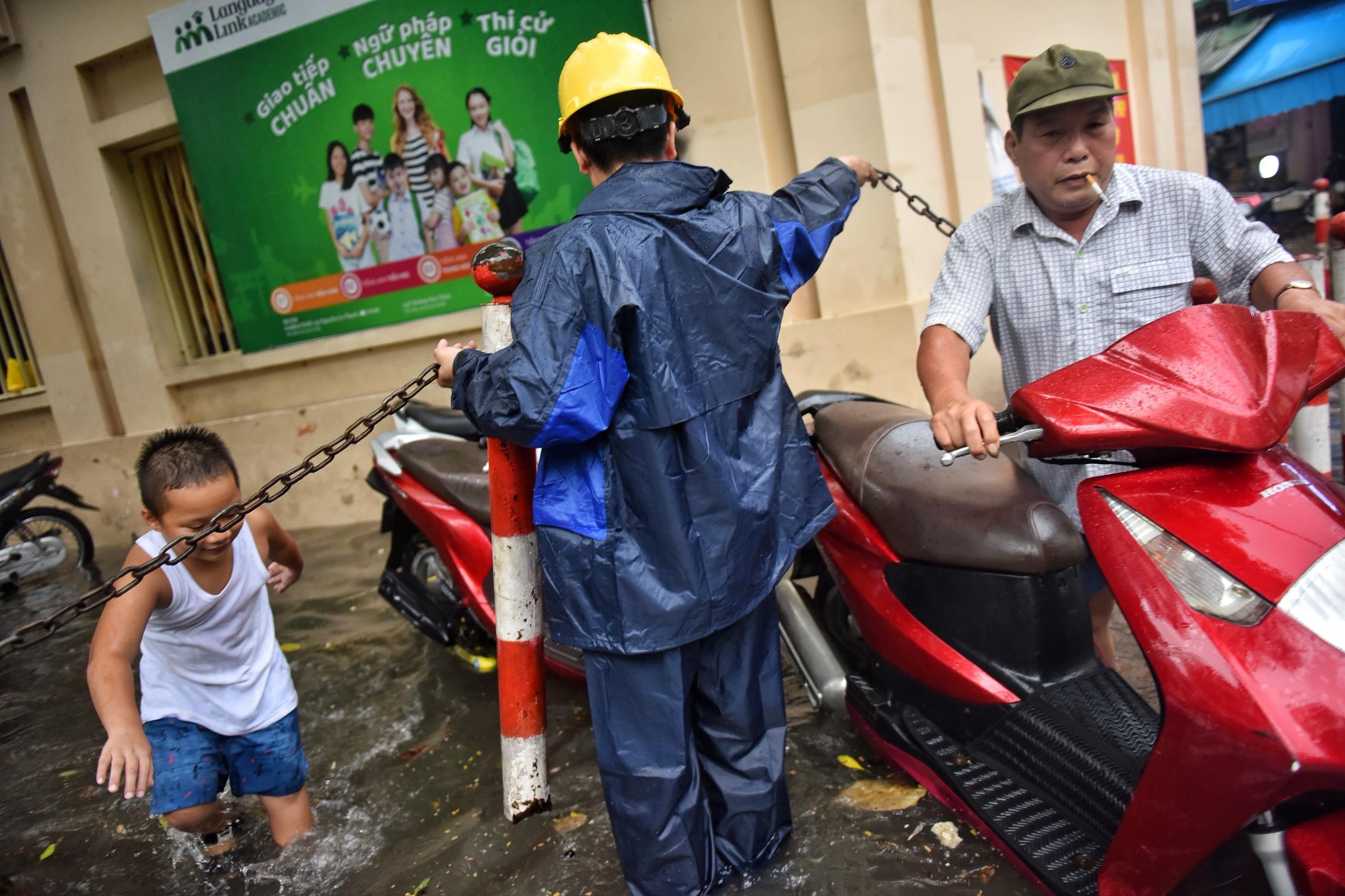 mua ngap o Ha Noi anh 8