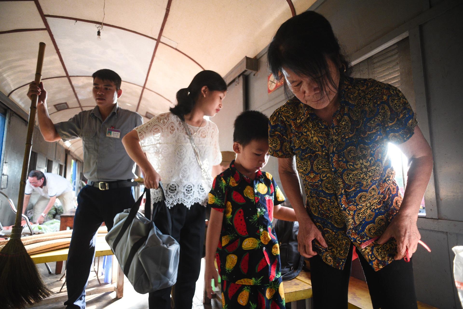 chuyến tàu vắng khách nhất cả nước Hà Nội Quảng Ninh ảnh 12 chuyen tau vang khach nhat ca nuoc Ha Noi Quang Ninh anh 12