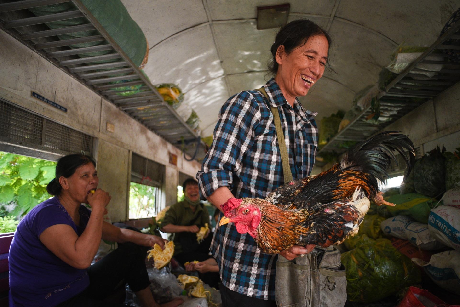 chuyến tàu vắng khách nhất cả nước Hà Nội Quảng Ninh ảnh 18 chuyen tau vang khach nhat ca nuoc Ha Noi Quang Ninh anh 18