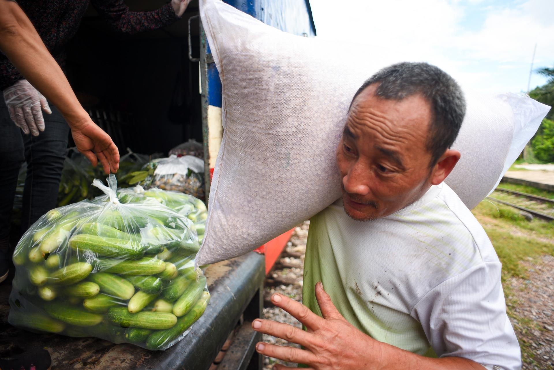 chuyến tàu vắng khách nhất cả nước Hà Nội Quảng Ninh ảnh 20 chuyen tau vang khach nhat ca nuoc Ha Noi Quang Ninh anh 20