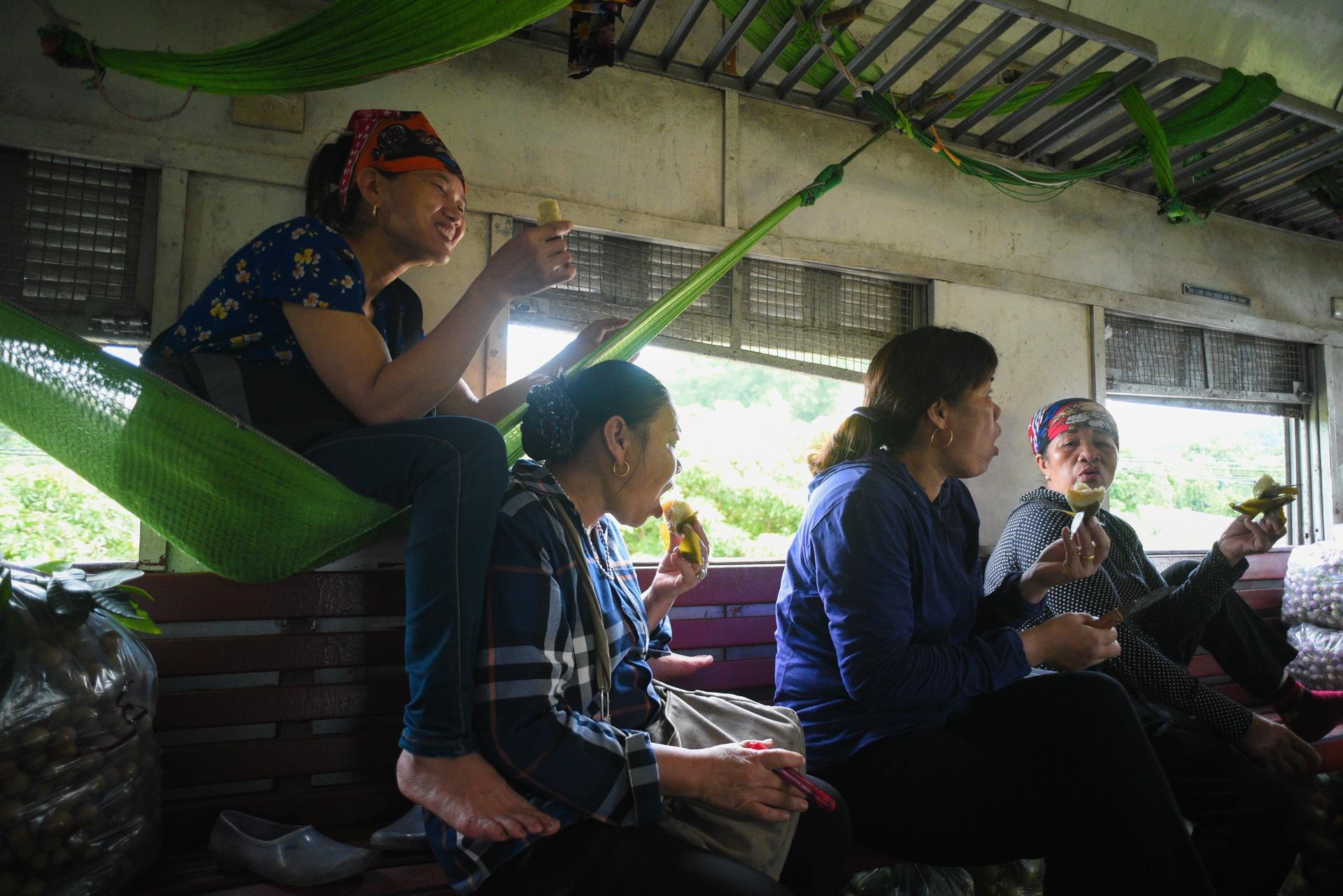 chuyến tàu vắng khách nhất cả nước Hà Nội Quảng Ninh ảnh 24 chuyen tau vang khach nhat ca nuoc Ha Noi Quang Ninh anh 24