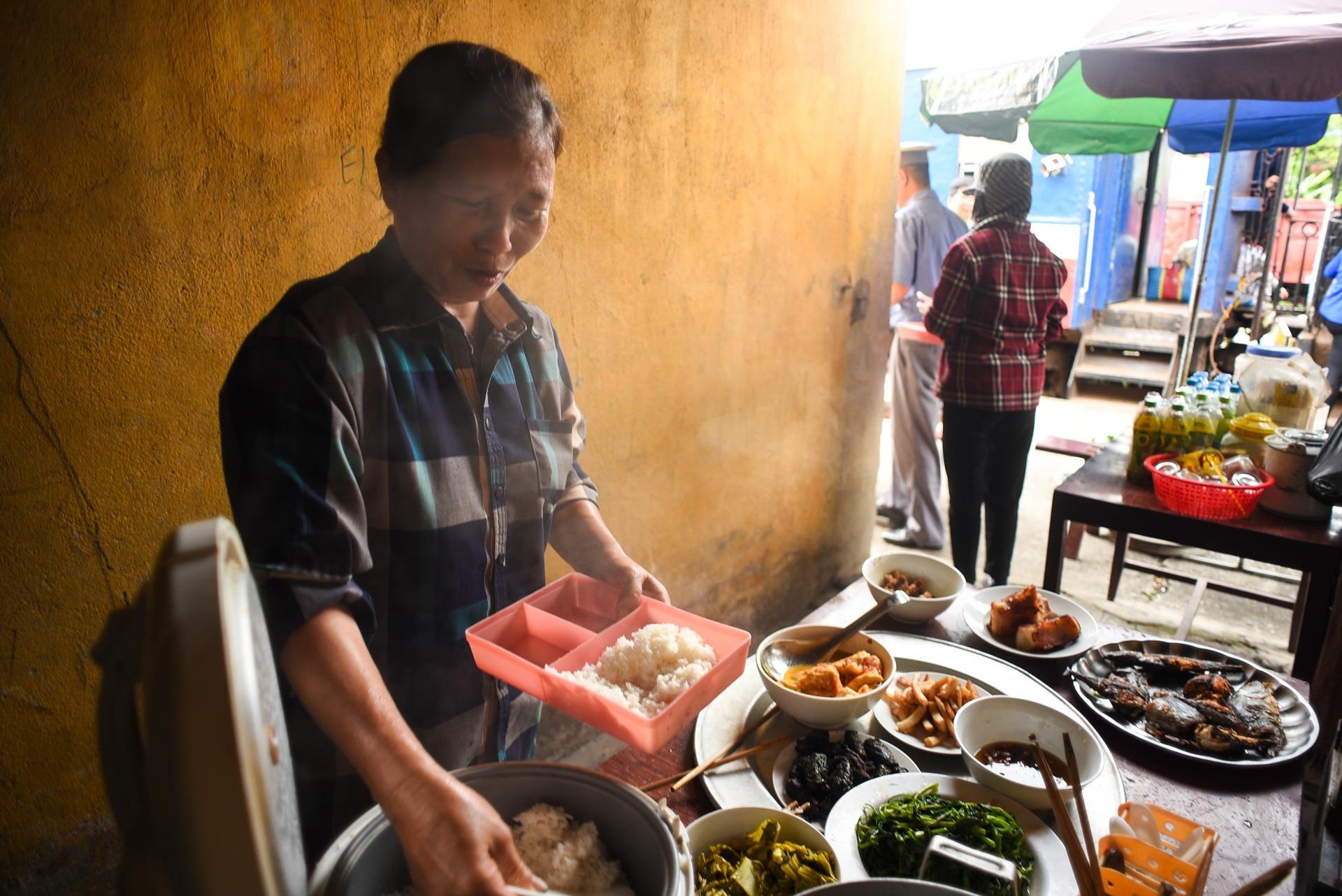 chuyến tàu vắng khách nhất cả nước Hà Nội Quảng Ninh ảnh 27 chuyen tau vang khach nhat ca nuoc Ha Noi Quang Ninh anh 27