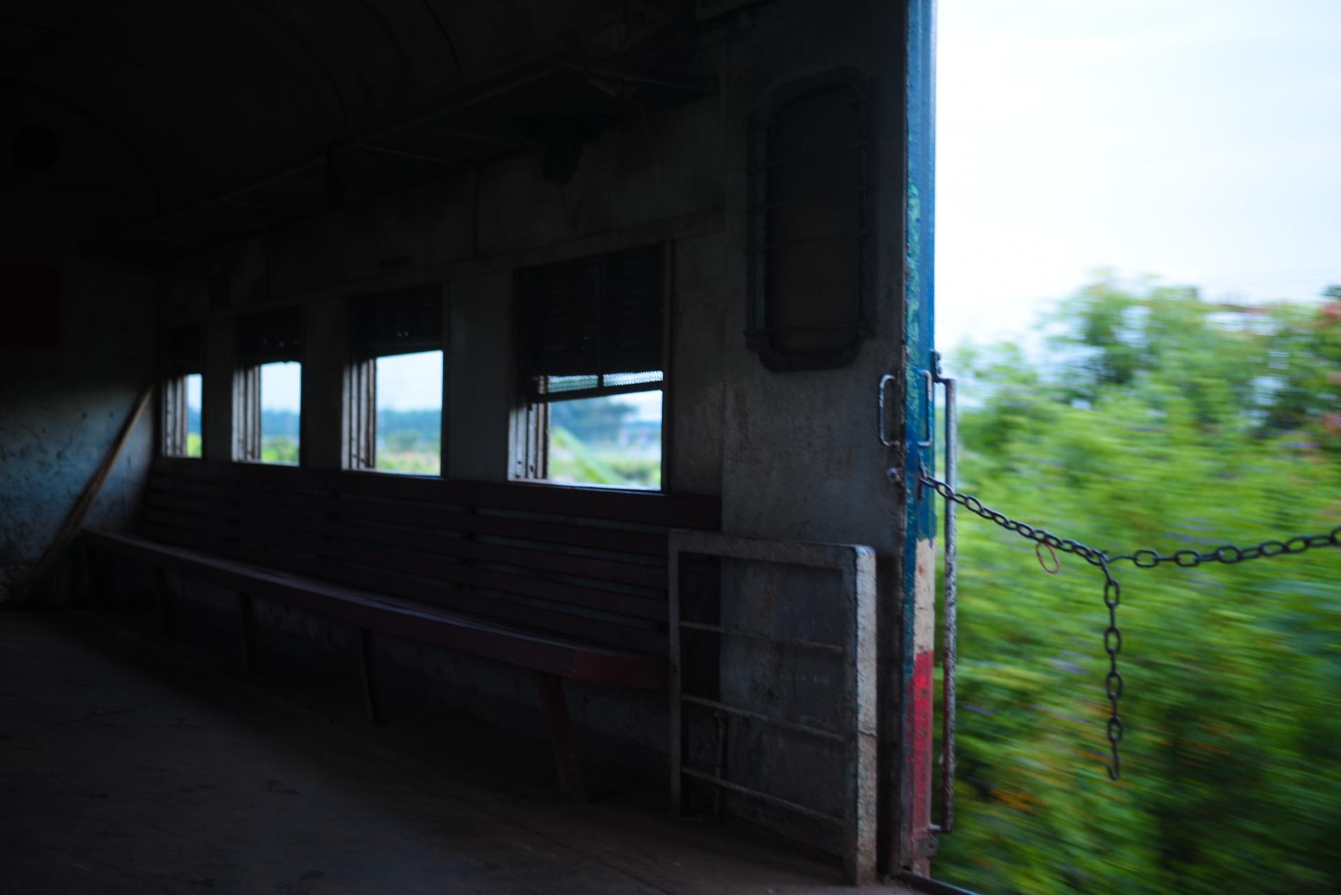 chuyến tàu vắng khách nhất cả nước Hà Nội Quảng Ninh ảnh 31 chuyen tau vang khach nhat ca nuoc Ha Noi Quang Ninh anh 31