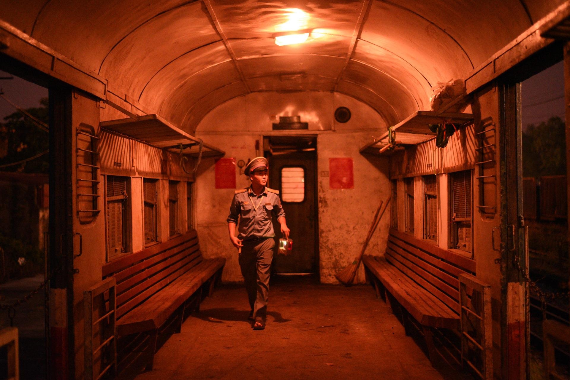 chuyến tàu vắng khách nhất cả nước Hà Nội Quảng Ninh ảnh 32 chuyen tau vang khach nhat ca nuoc Ha Noi Quang Ninh anh 32