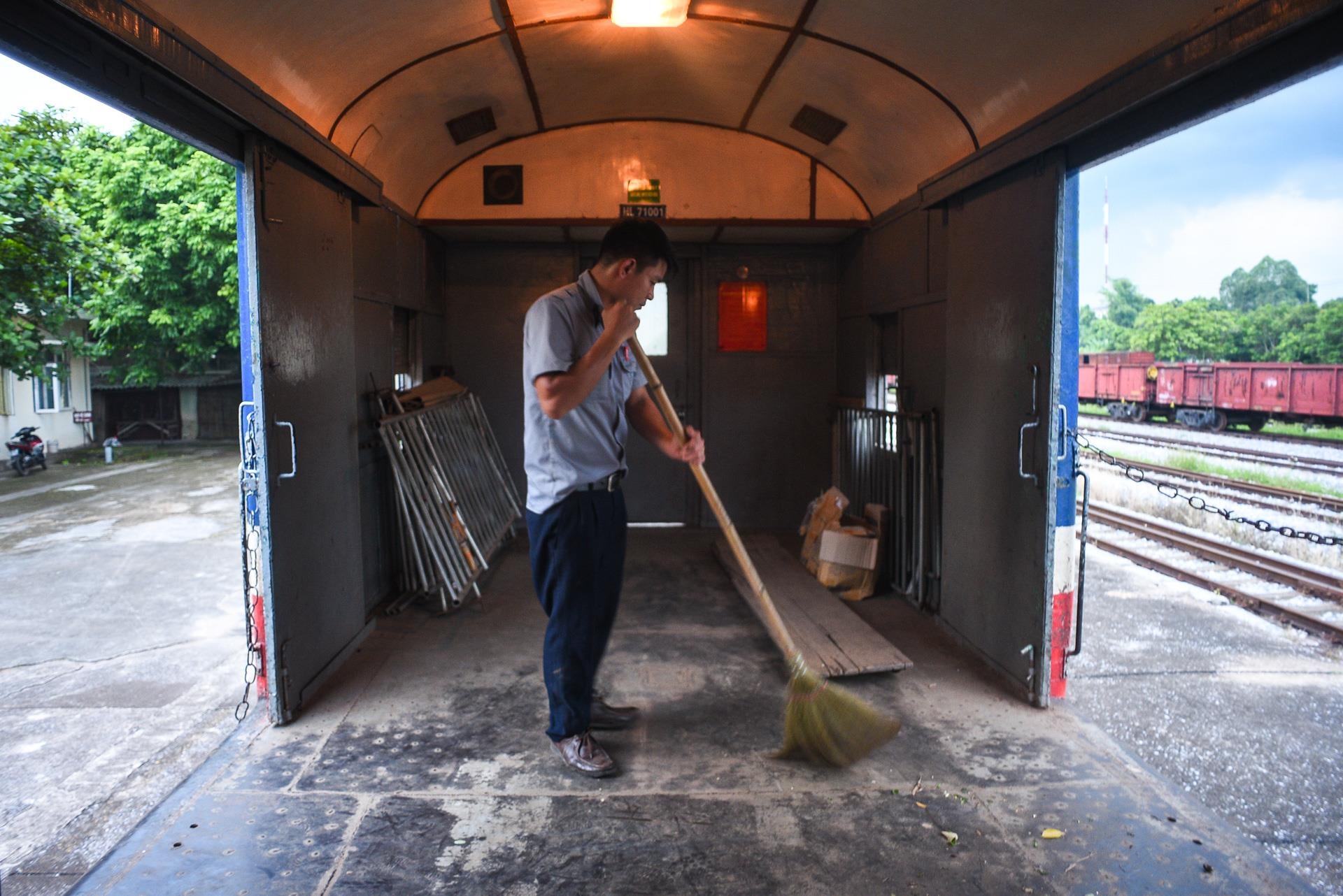 chuyến tàu vắng khách nhất cả nước Hà Nội Quảng Ninh ảnh 36 chuyen tau vang khach nhat ca nuoc Ha Noi Quang Ninh anh 36