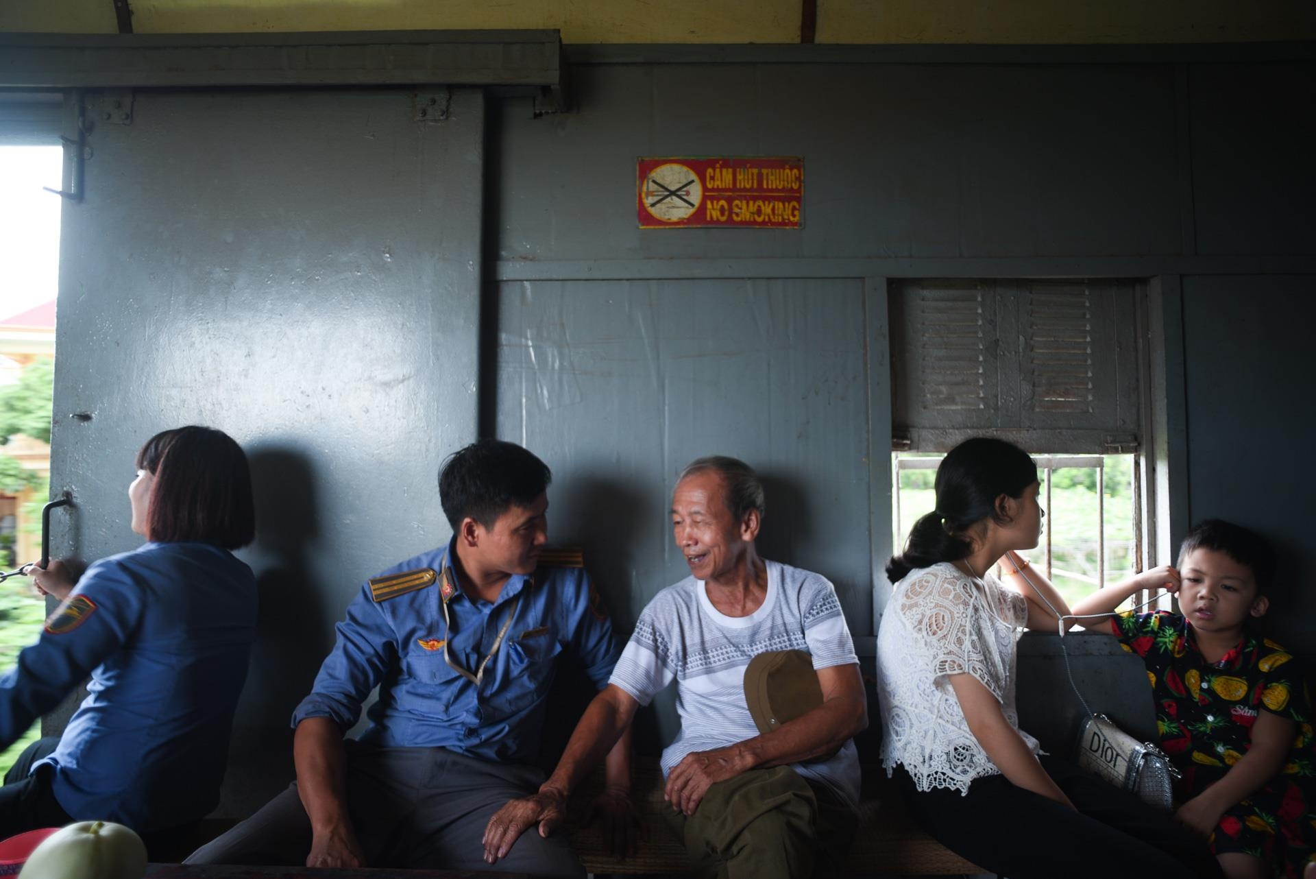 chuyến tàu vắng khách nhất cả nước Hà Nội Quảng Ninh ảnh 41 chuyen tau vang khach nhat ca nuoc Ha Noi Quang Ninh anh 41