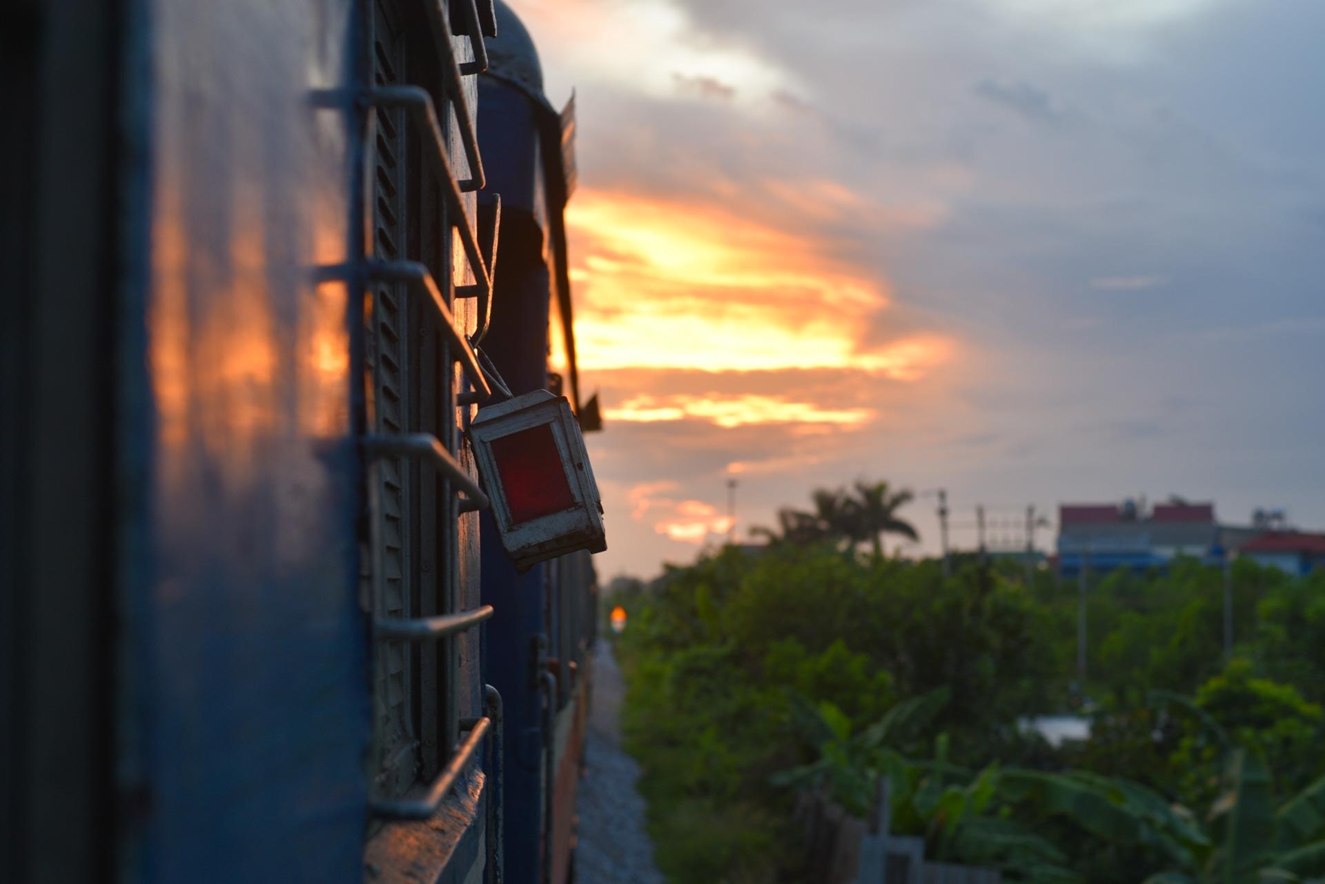 chuyến tàu vắng khách nhất cả nước Hà Nội Quảng Ninh ảnh 44 chuyen tau vang khach nhat ca nuoc Ha Noi Quang Ninh anh 44