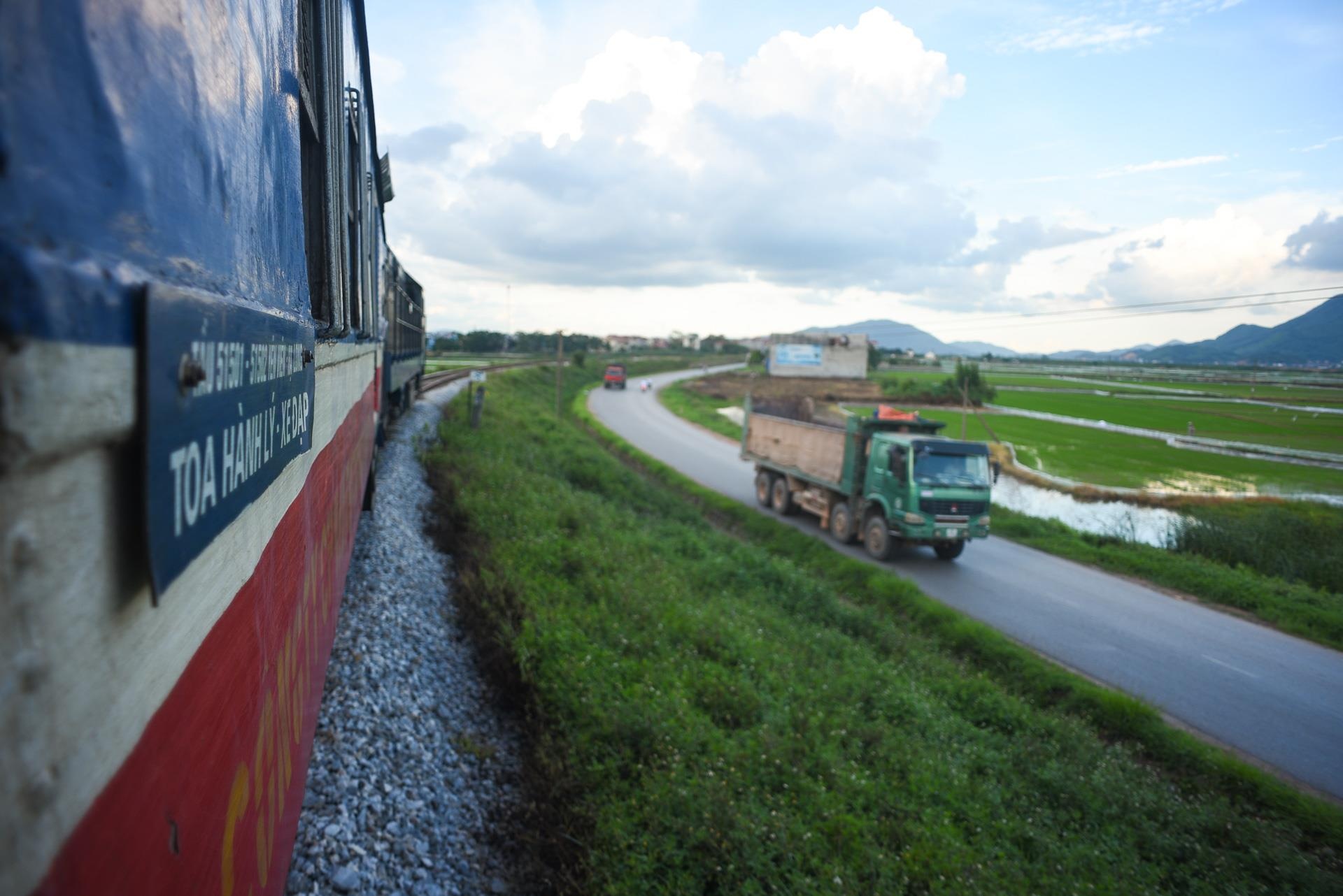chuyến tàu vắng khách nhất cả nước Hà Nội Quảng Ninh ảnh 5 chuyen tau vang khach nhat ca nuoc Ha Noi Quang Ninh anh 5