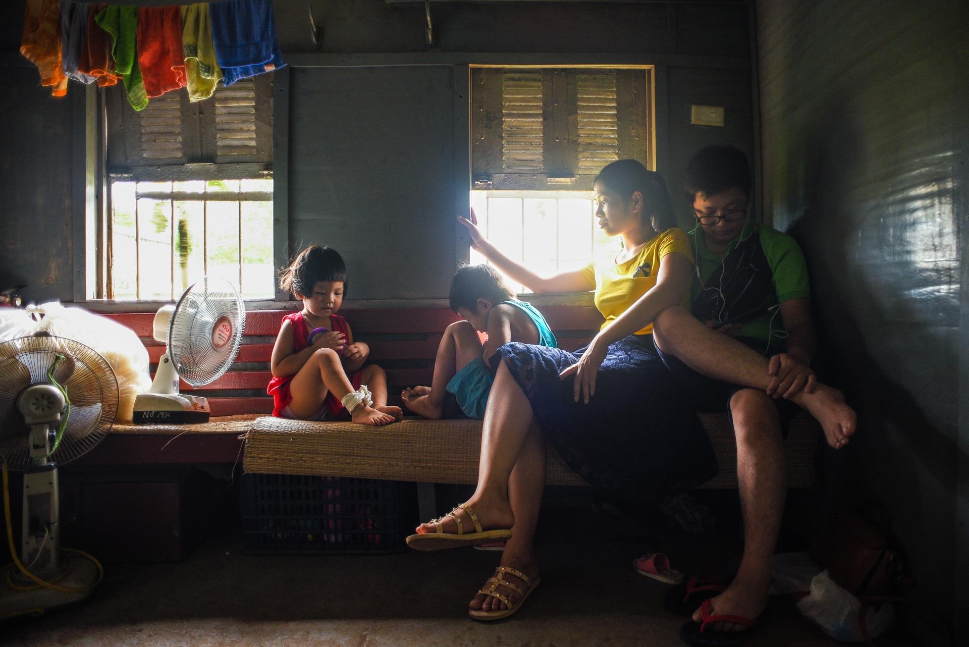 chuyến tàu vắng khách nhất cả nước Hà Nội Quảng Ninh ảnh 7 chuyen tau vang khach nhat ca nuoc Ha Noi Quang Ninh anh 7