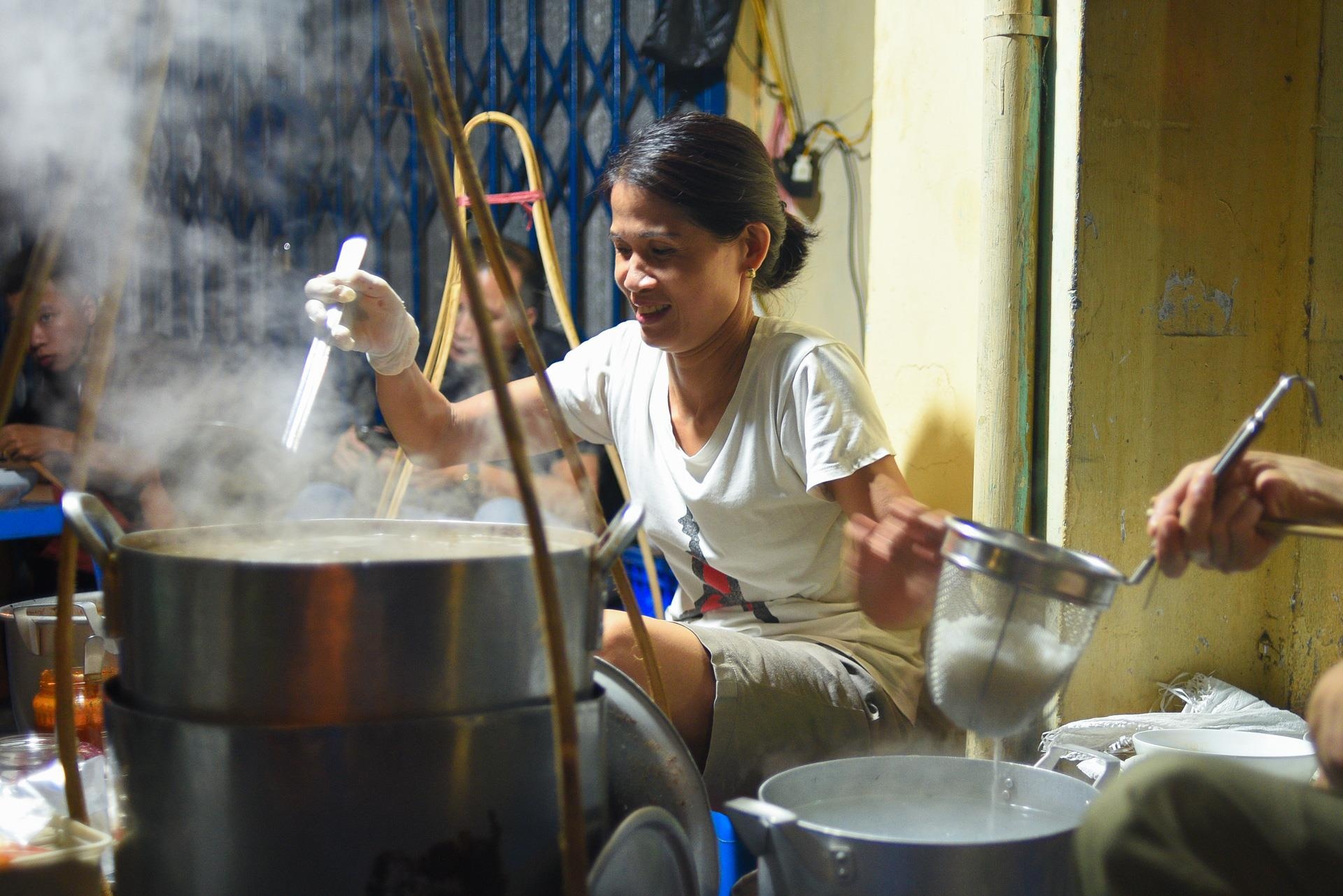 pho ganh ban dem duy nhat Ha Noi anh 5