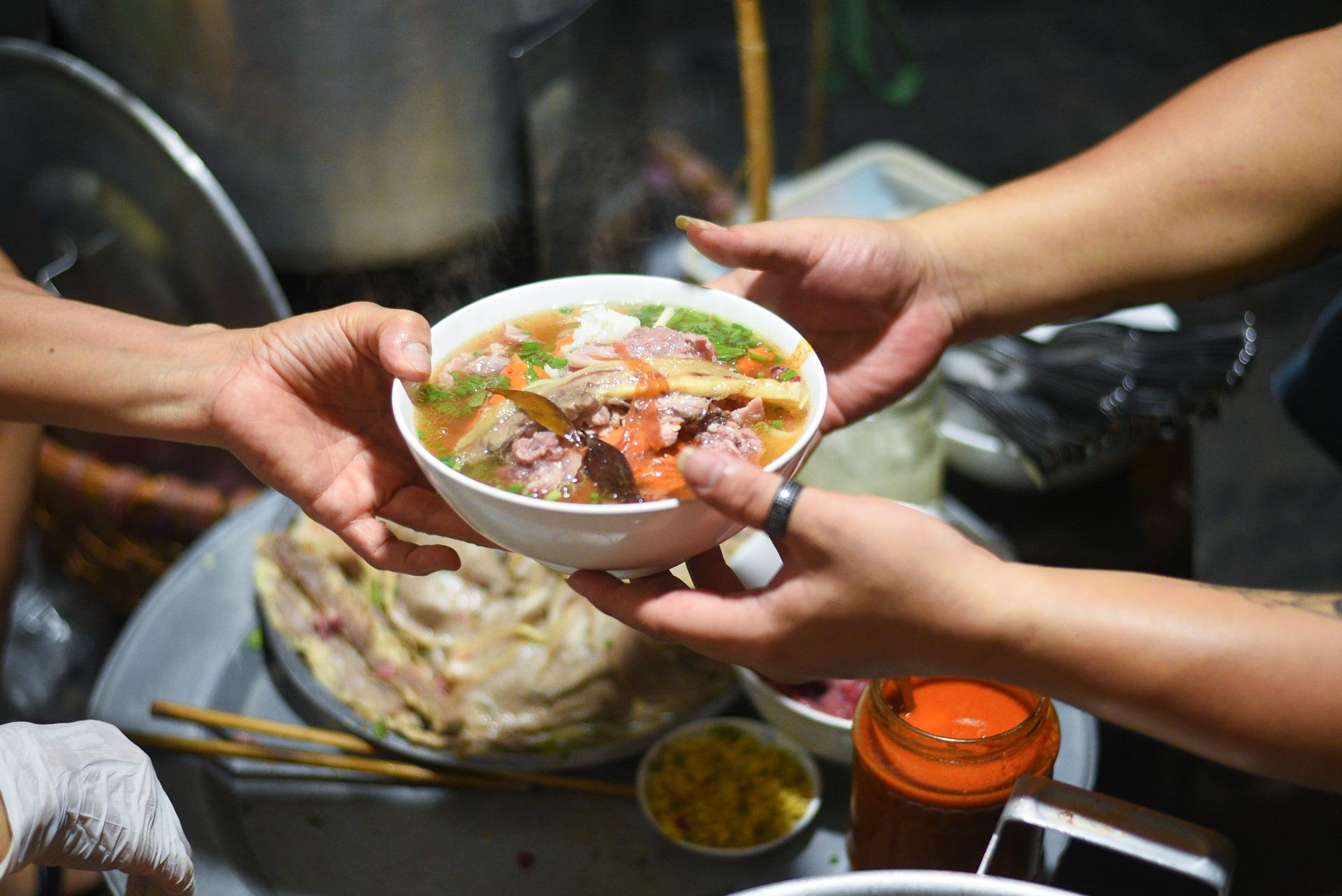 pho ganh ban dem duy nhat Ha Noi anh 6