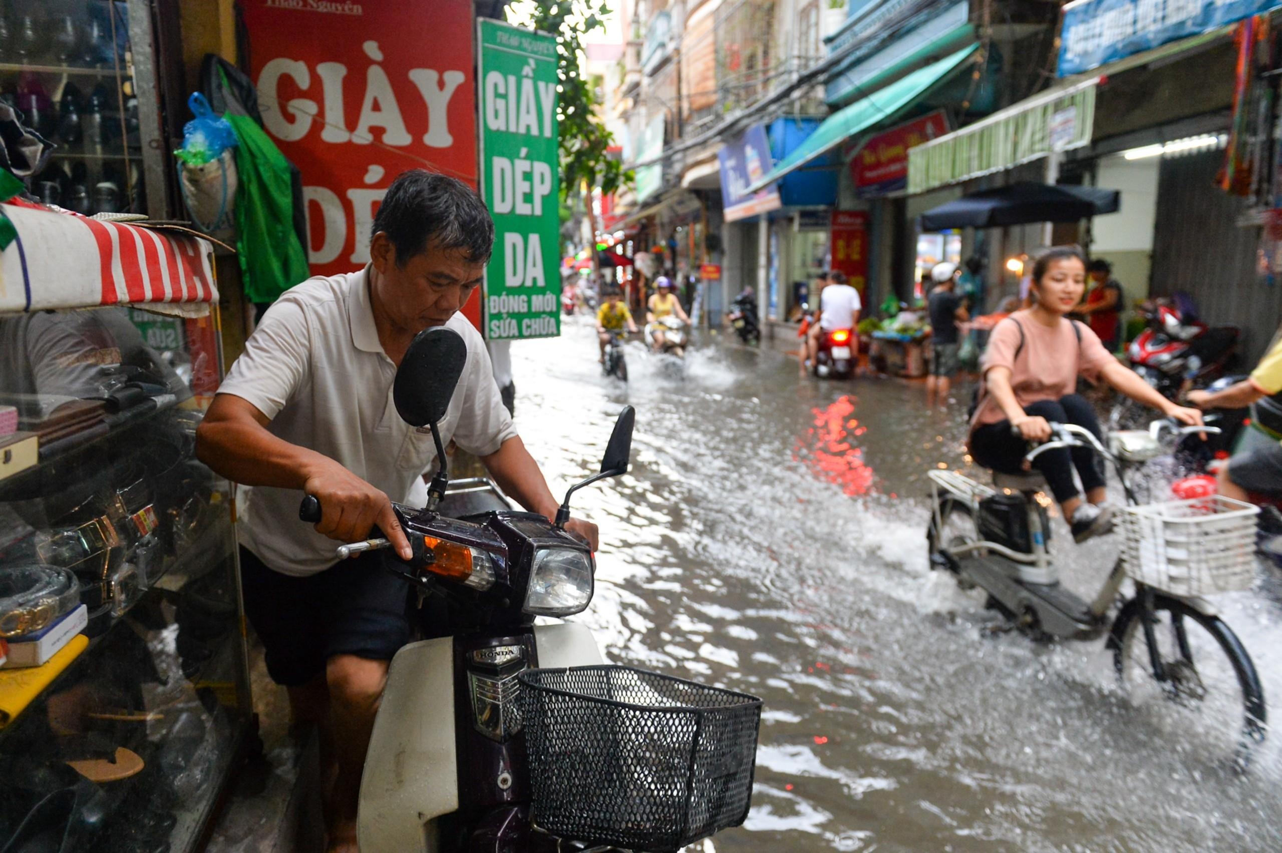mua ngap o Ha Noi anh 10