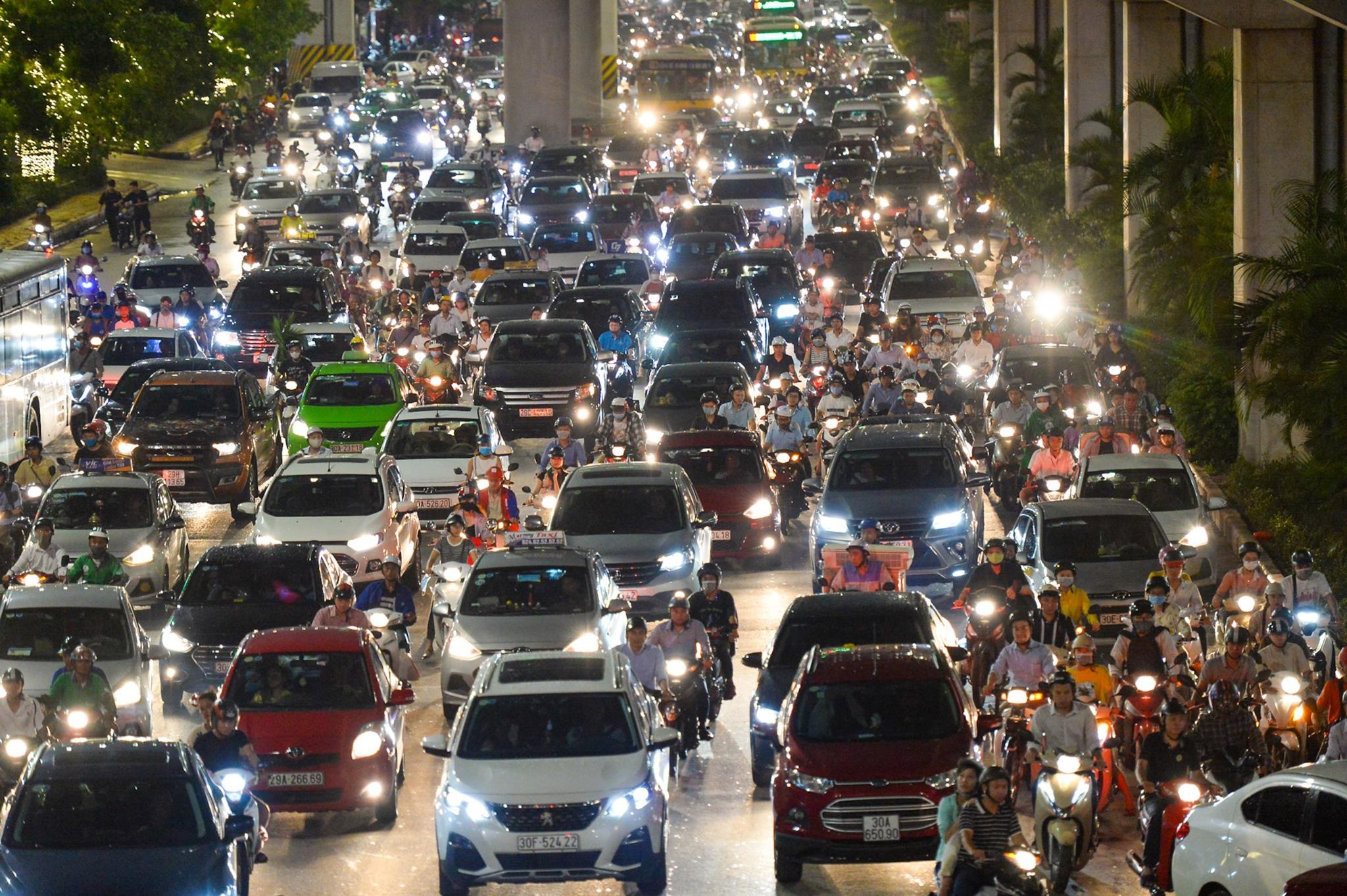 un tac giao thong sau mua anh 10