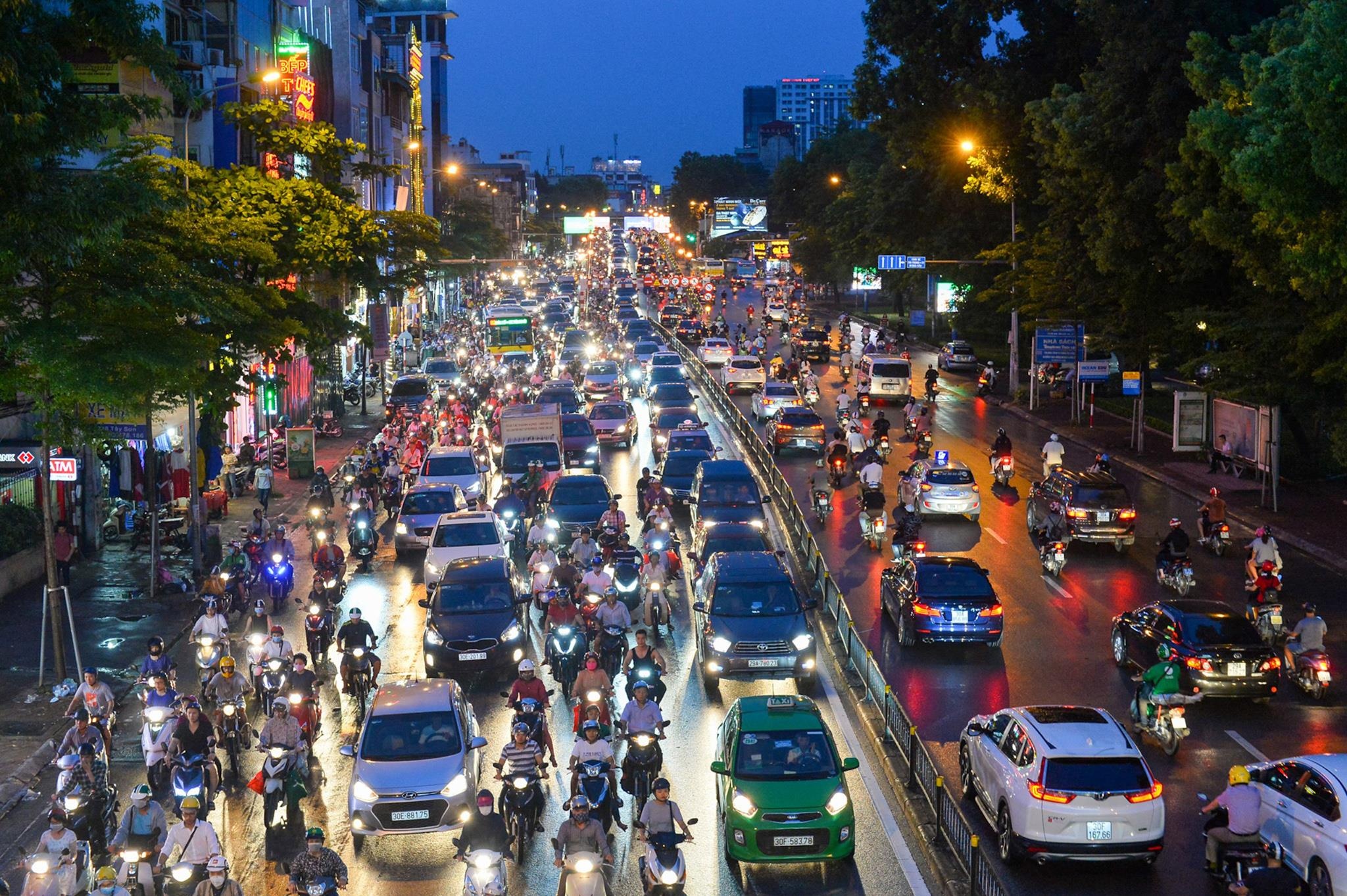 un tac giao thong sau mua anh 8