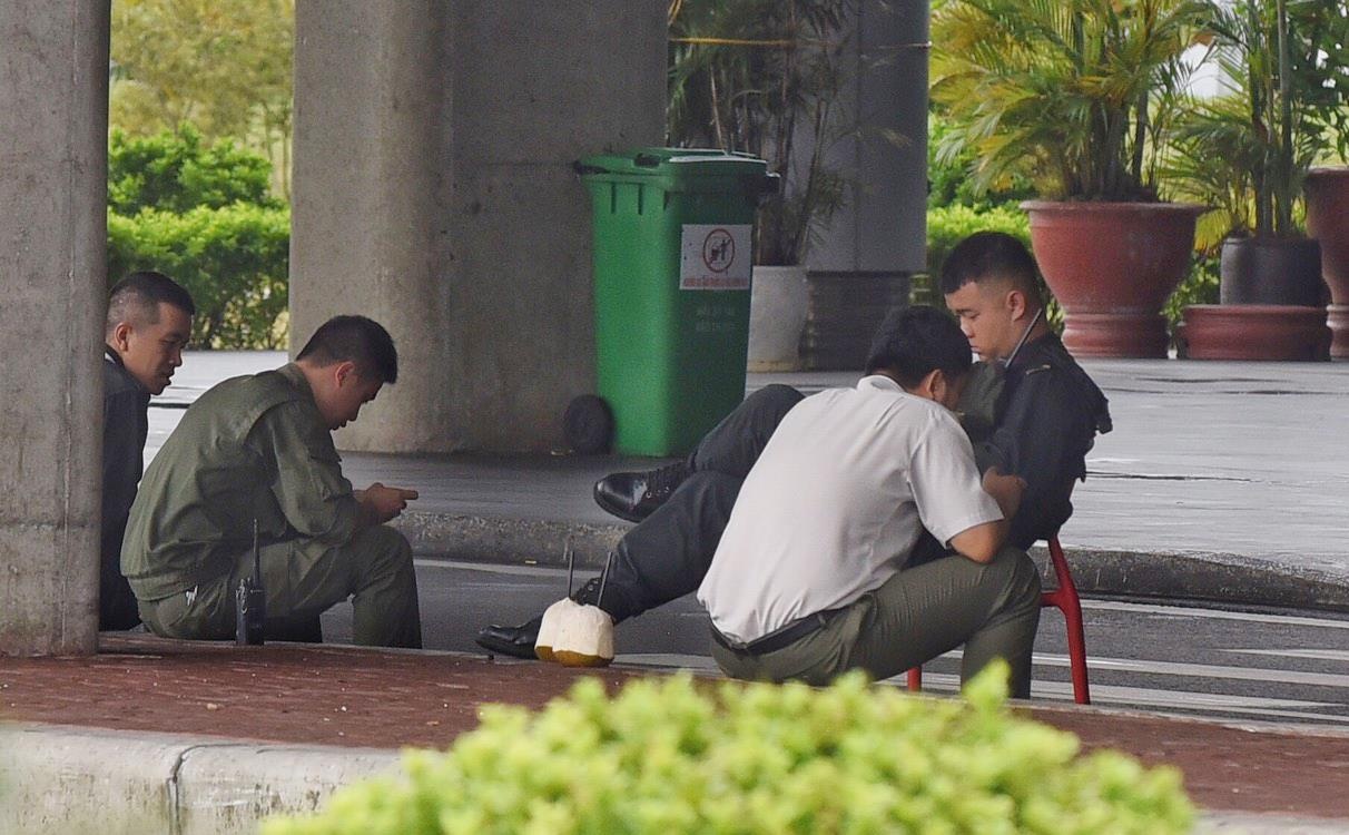 san bay Cat Bi dong cua vi bao so 3 anh 5