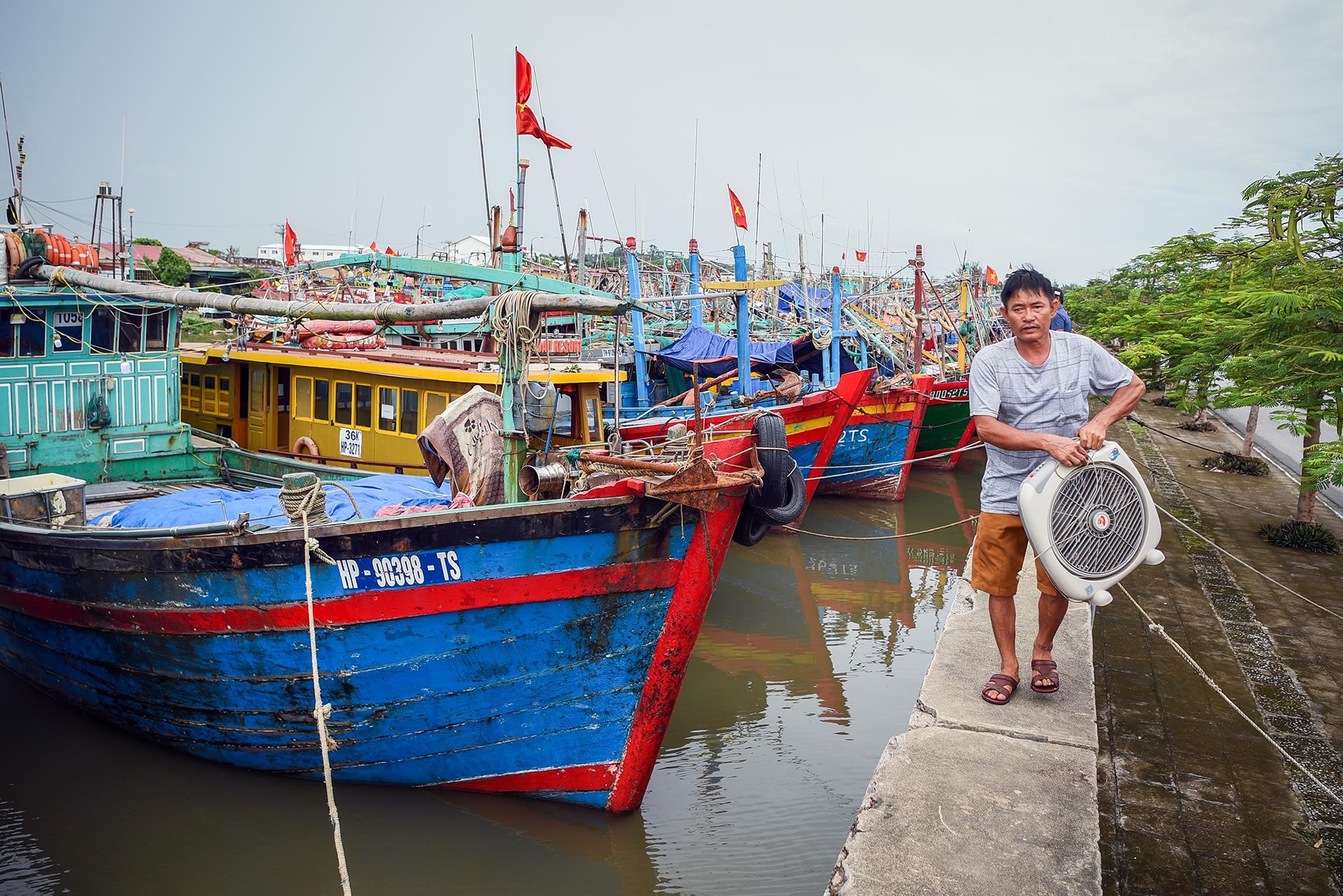 bao so 3 Wipha tien vao Hai Phong anh 17
