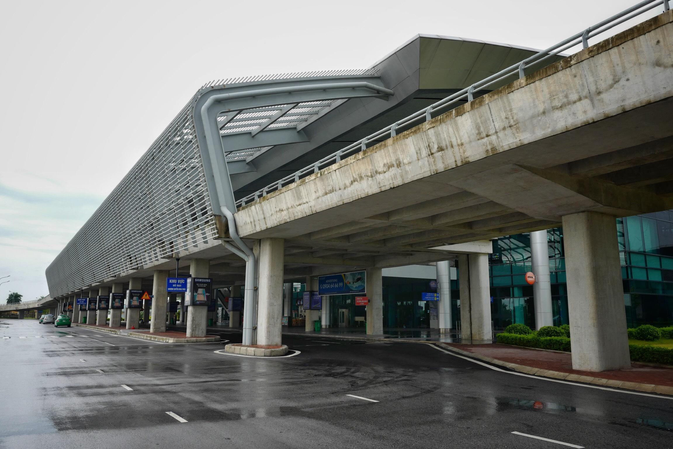 san bay Cat Bi dong cua vi bao so 3 anh 2