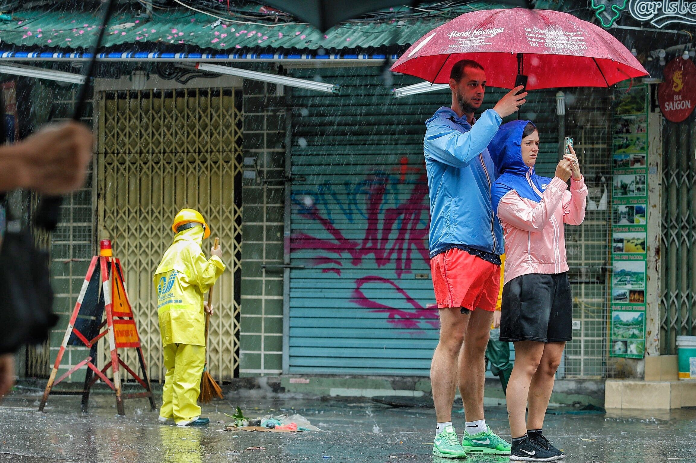 mua to gio lon o Ha Noi anh 4