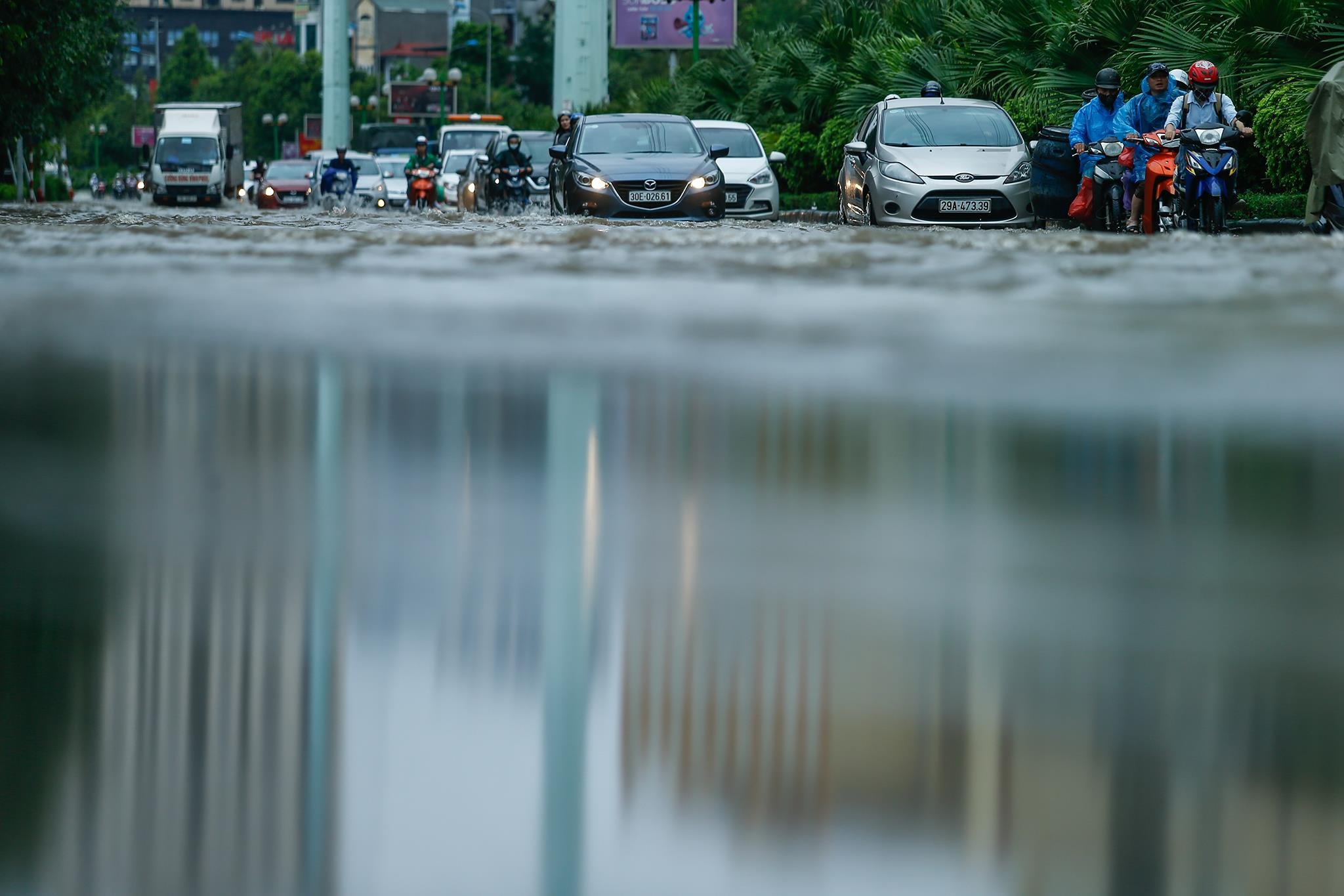 duong Ha Noi ngap sau anh 1