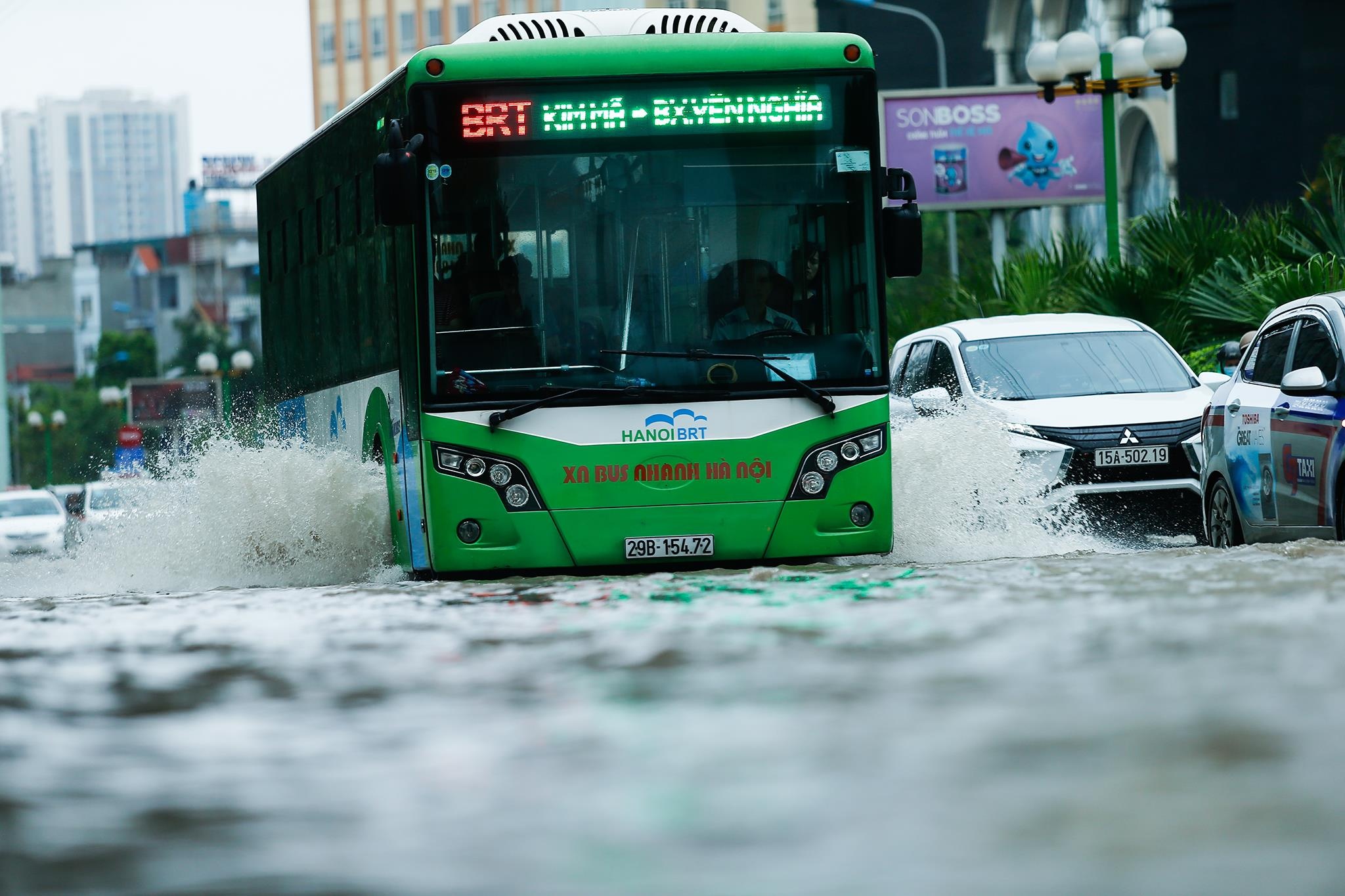 duong Ha Noi ngap sau anh 2