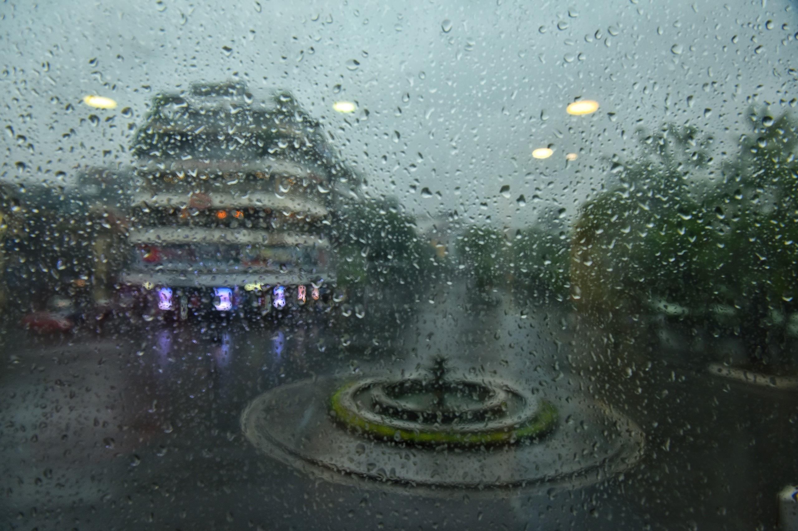 mua to gio lon o Ha Noi anh 2