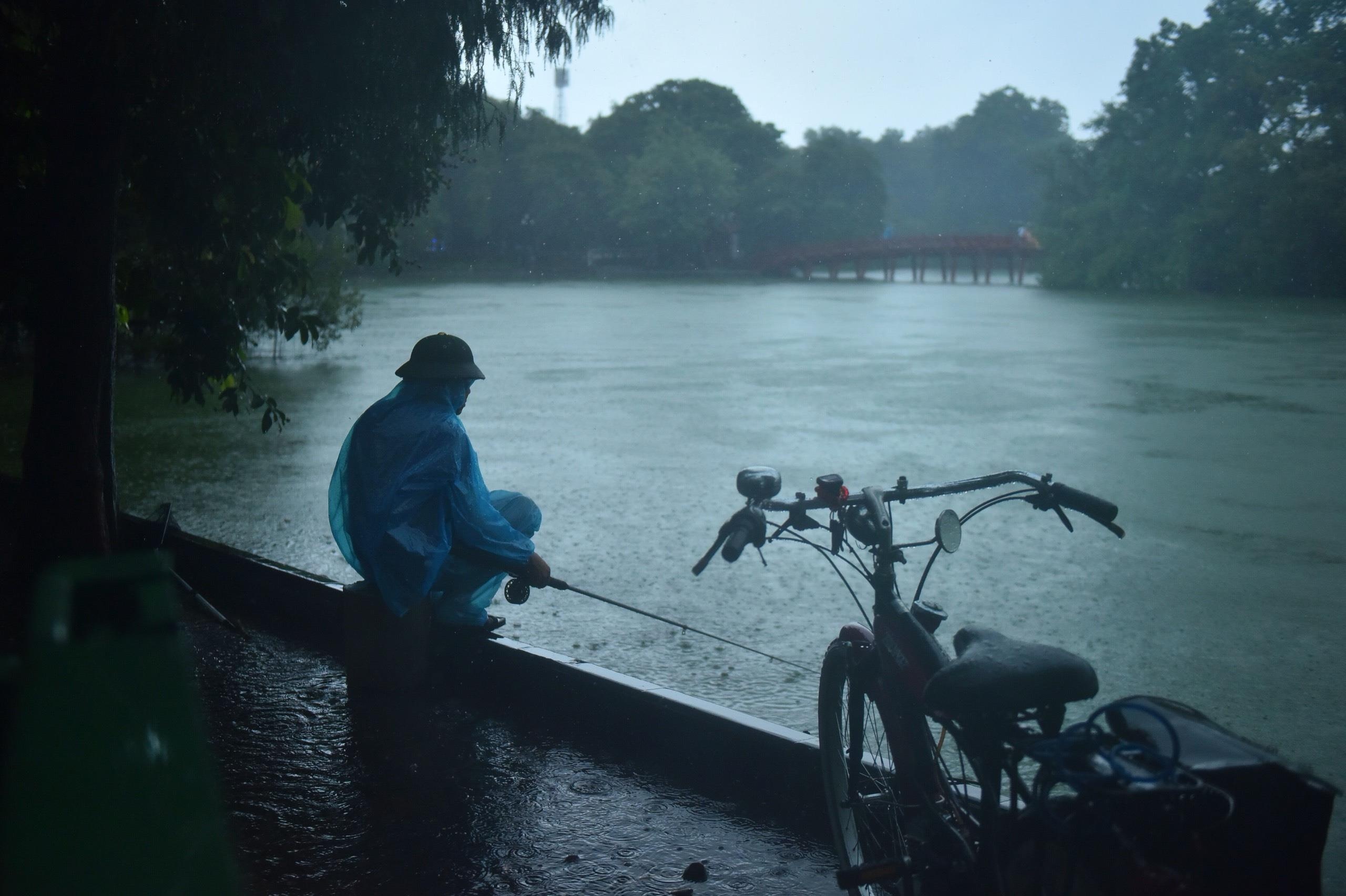 mua to gio lon o Ha Noi anh 11