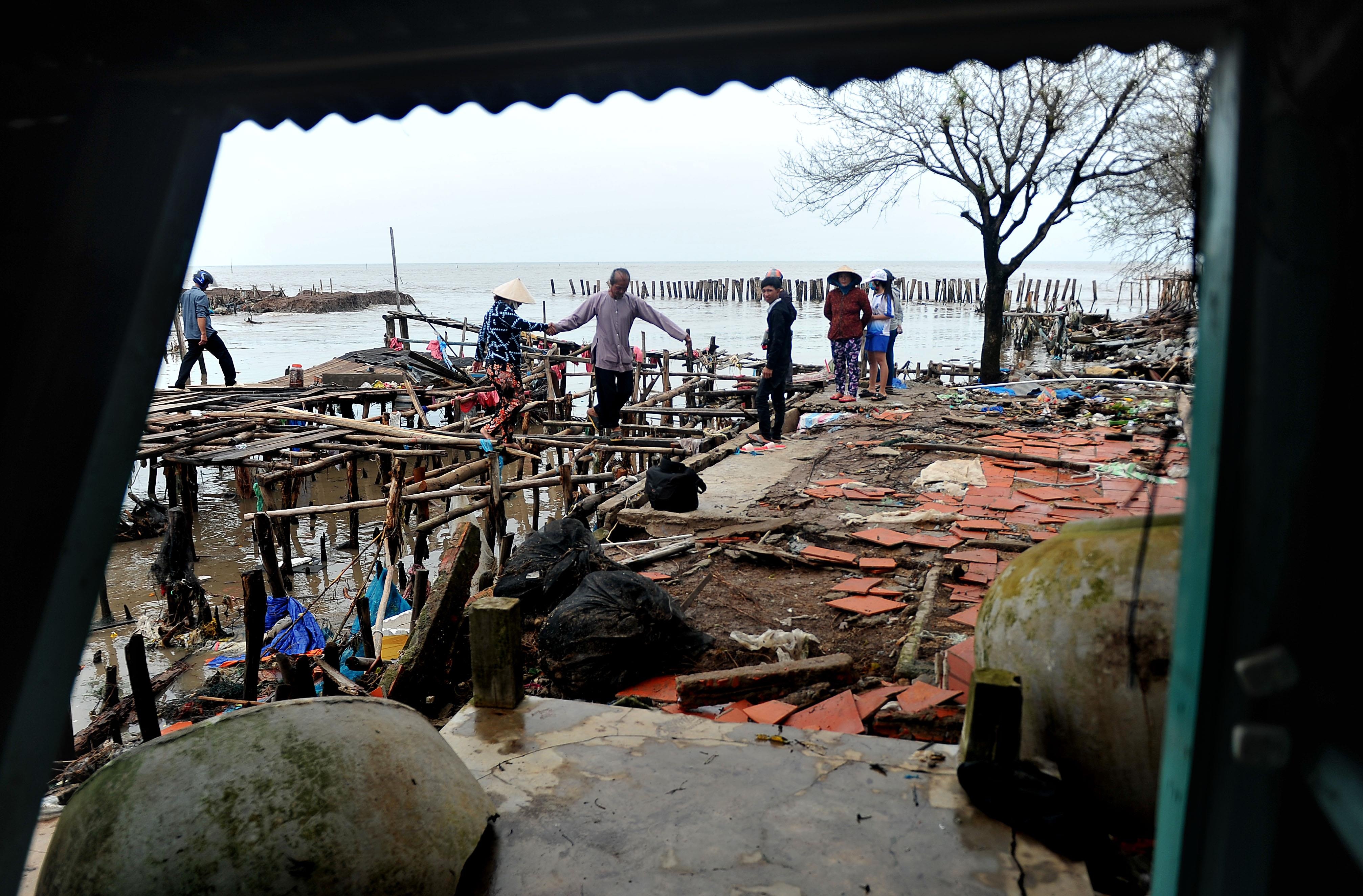 bang hoang bi gio cuon thoi bay do dac anh 1