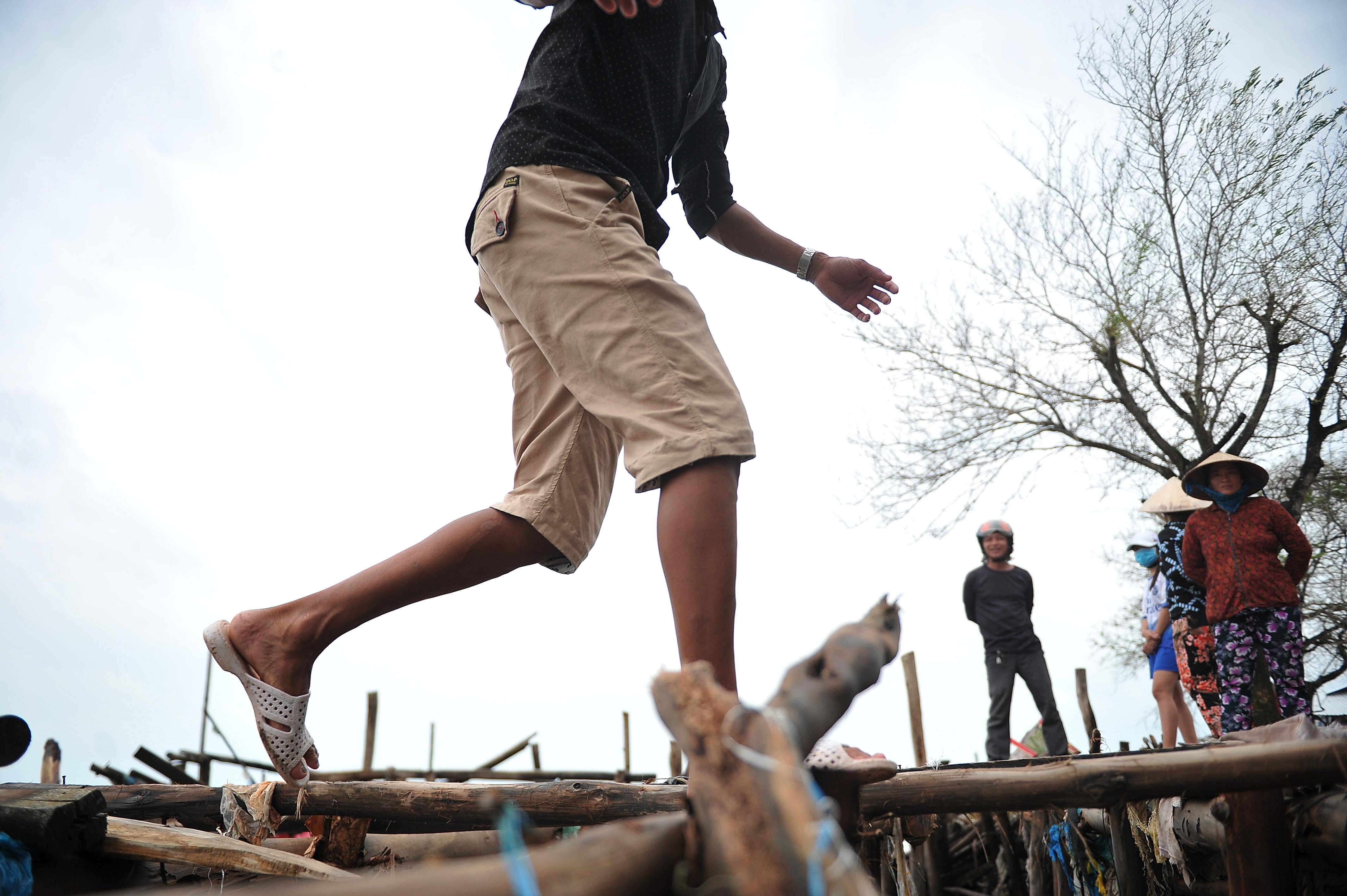 bang hoang bi gio cuon thoi bay do dac anh 2