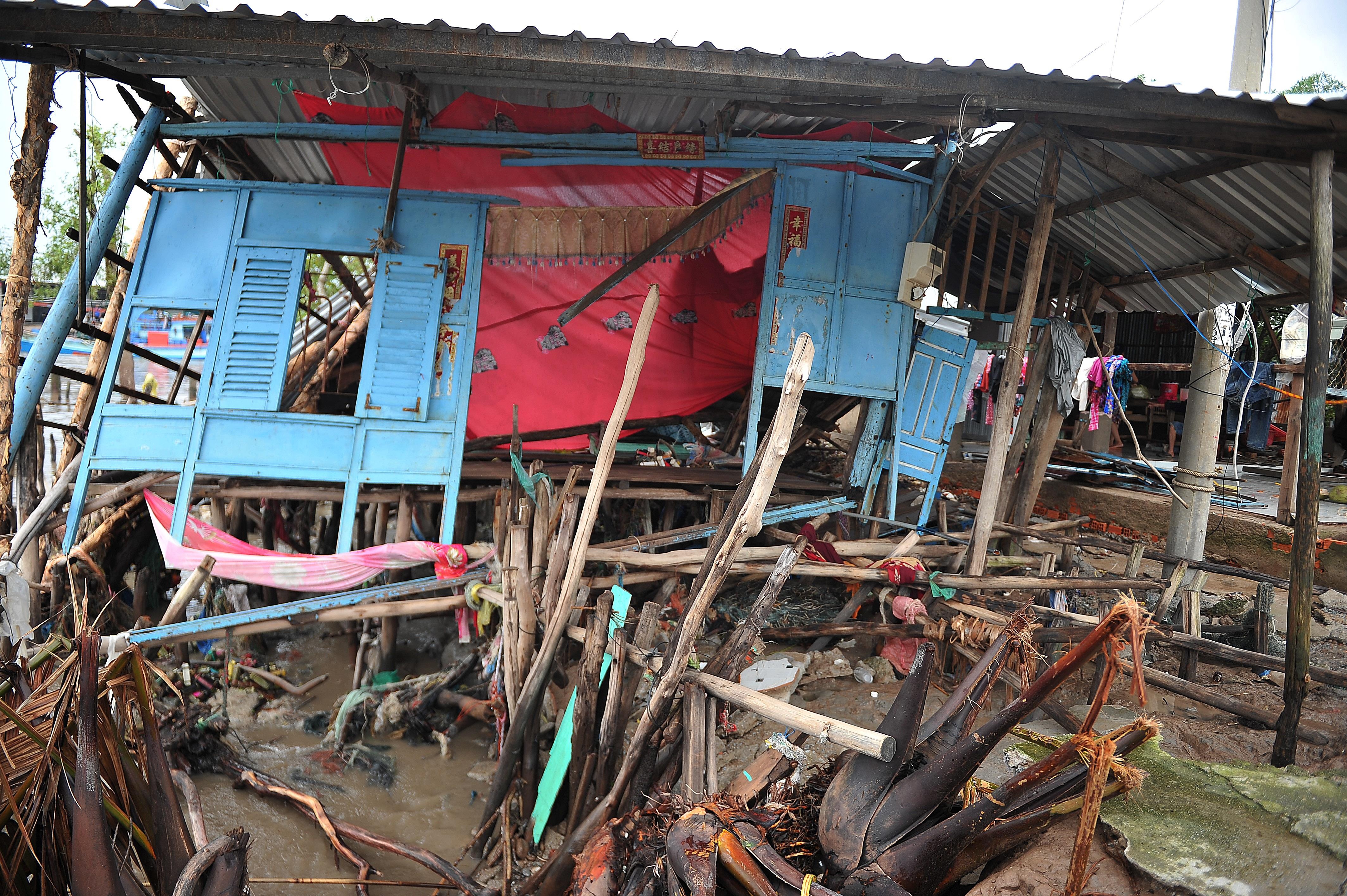 bang hoang bi gio cuon thoi bay do dac anh 3